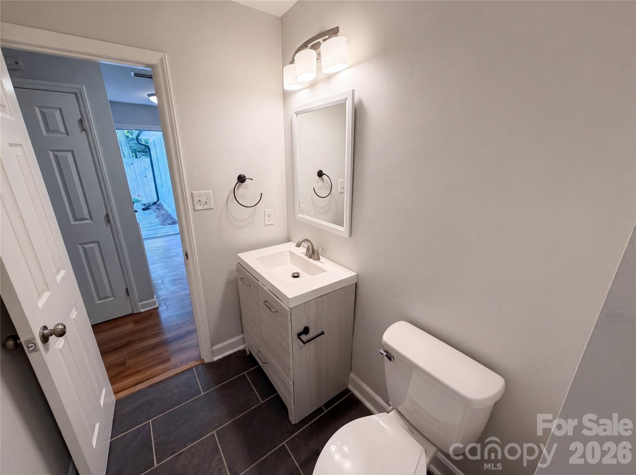4554 Strangford Avenue — Charlotte