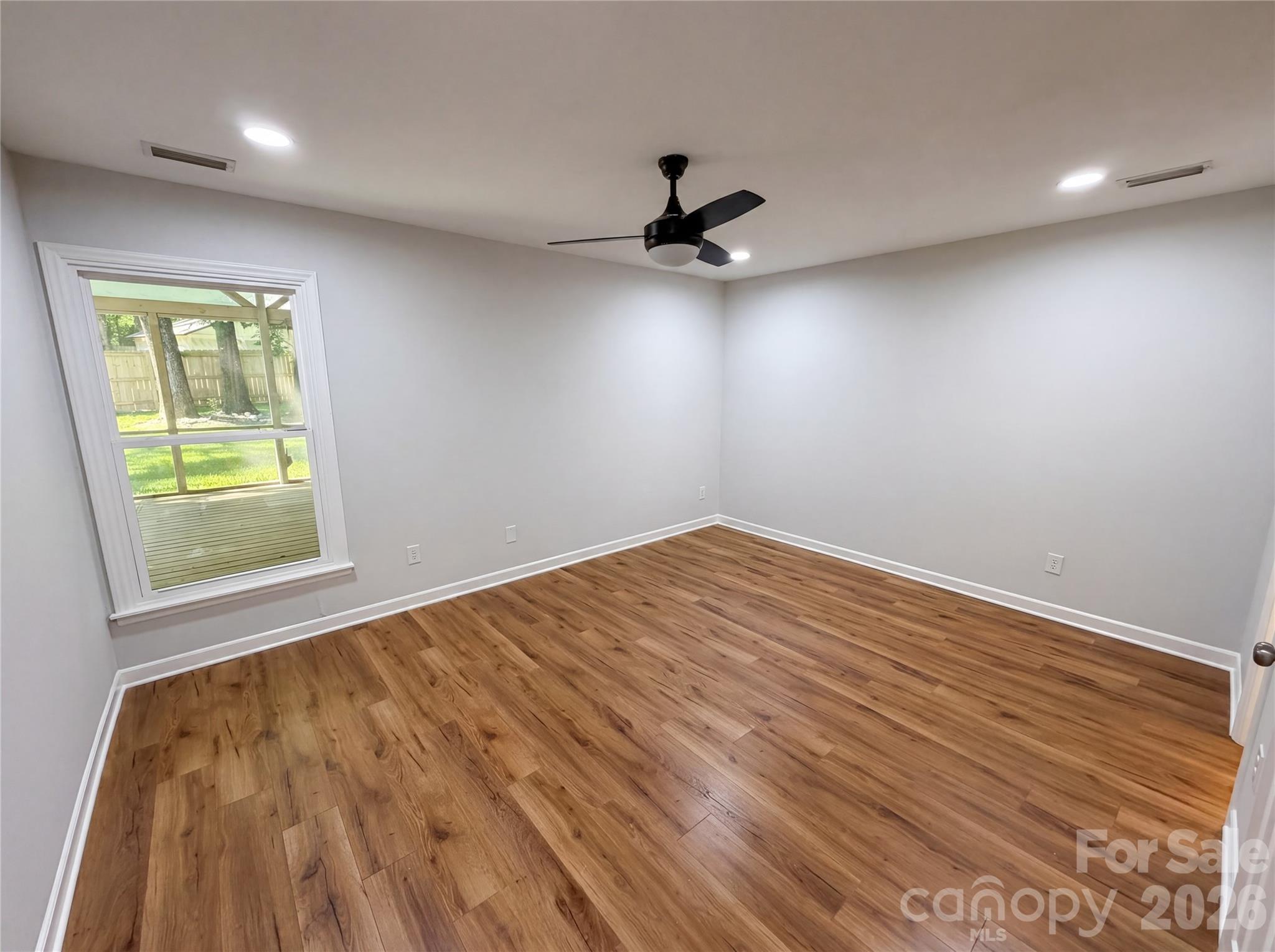 4554 Strangford Avenue — Charlotte
