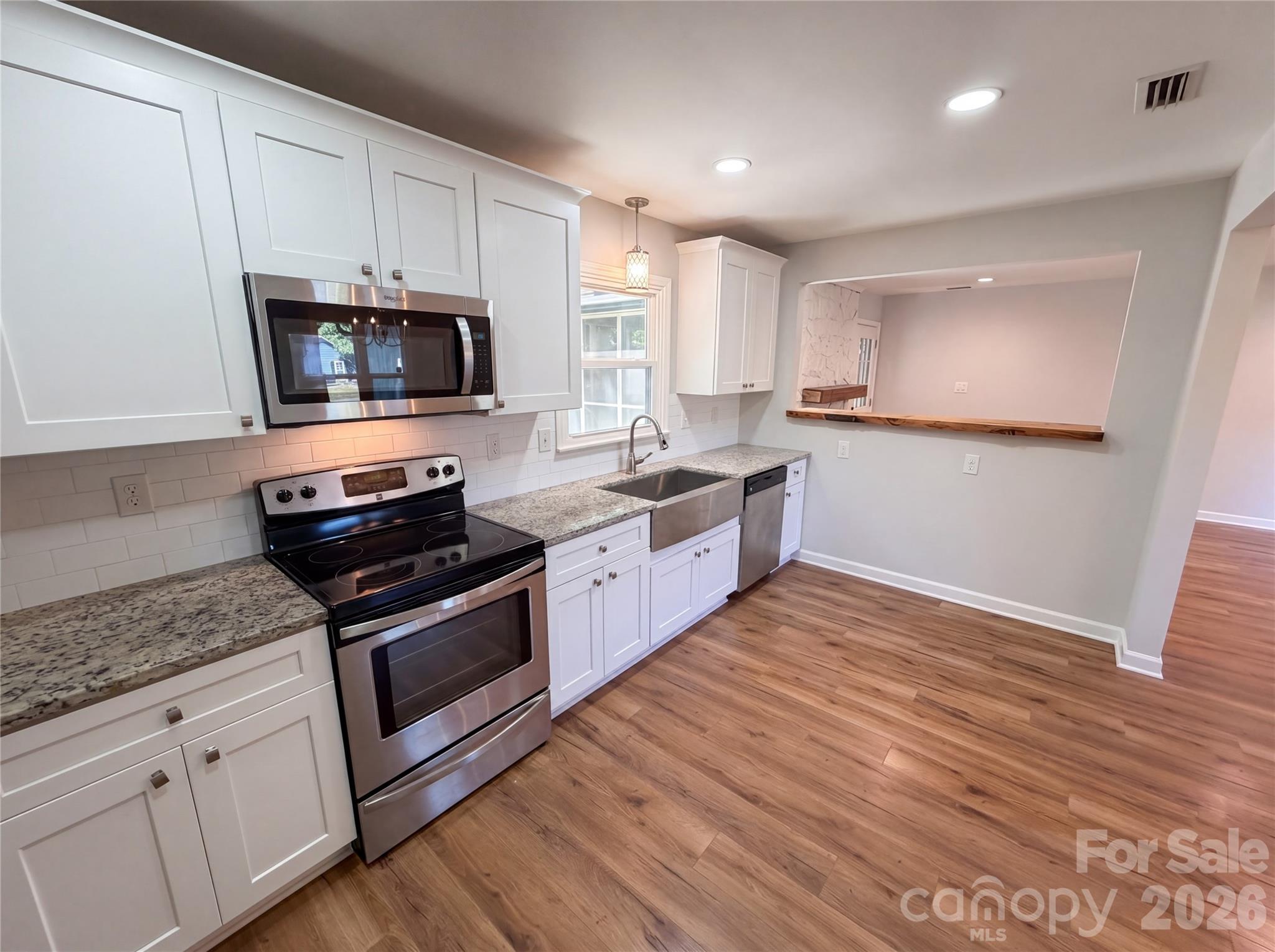 4554 Strangford Avenue — Charlotte