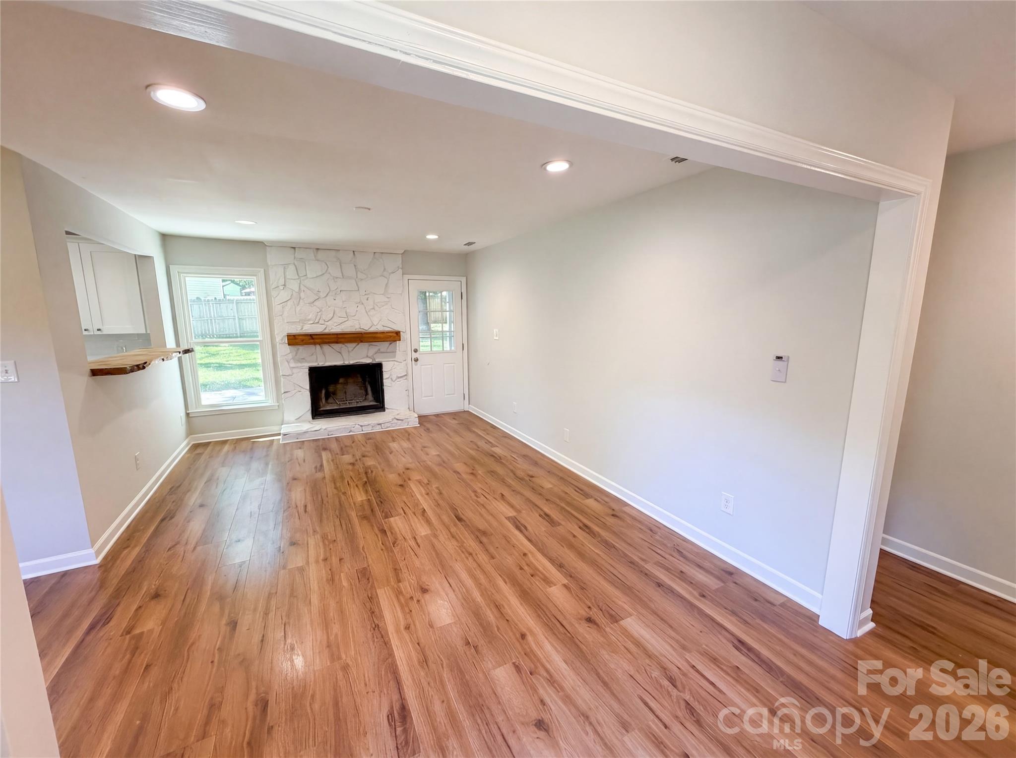 4554 Strangford Avenue — Charlotte