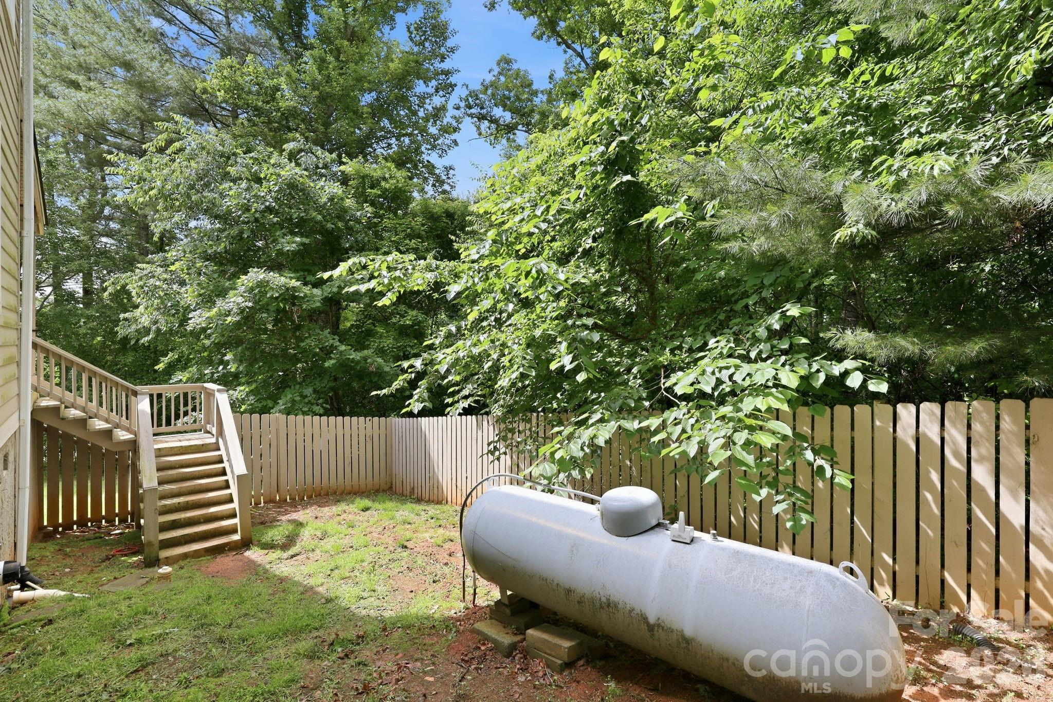 65 Buckle Ridge — Weaverville