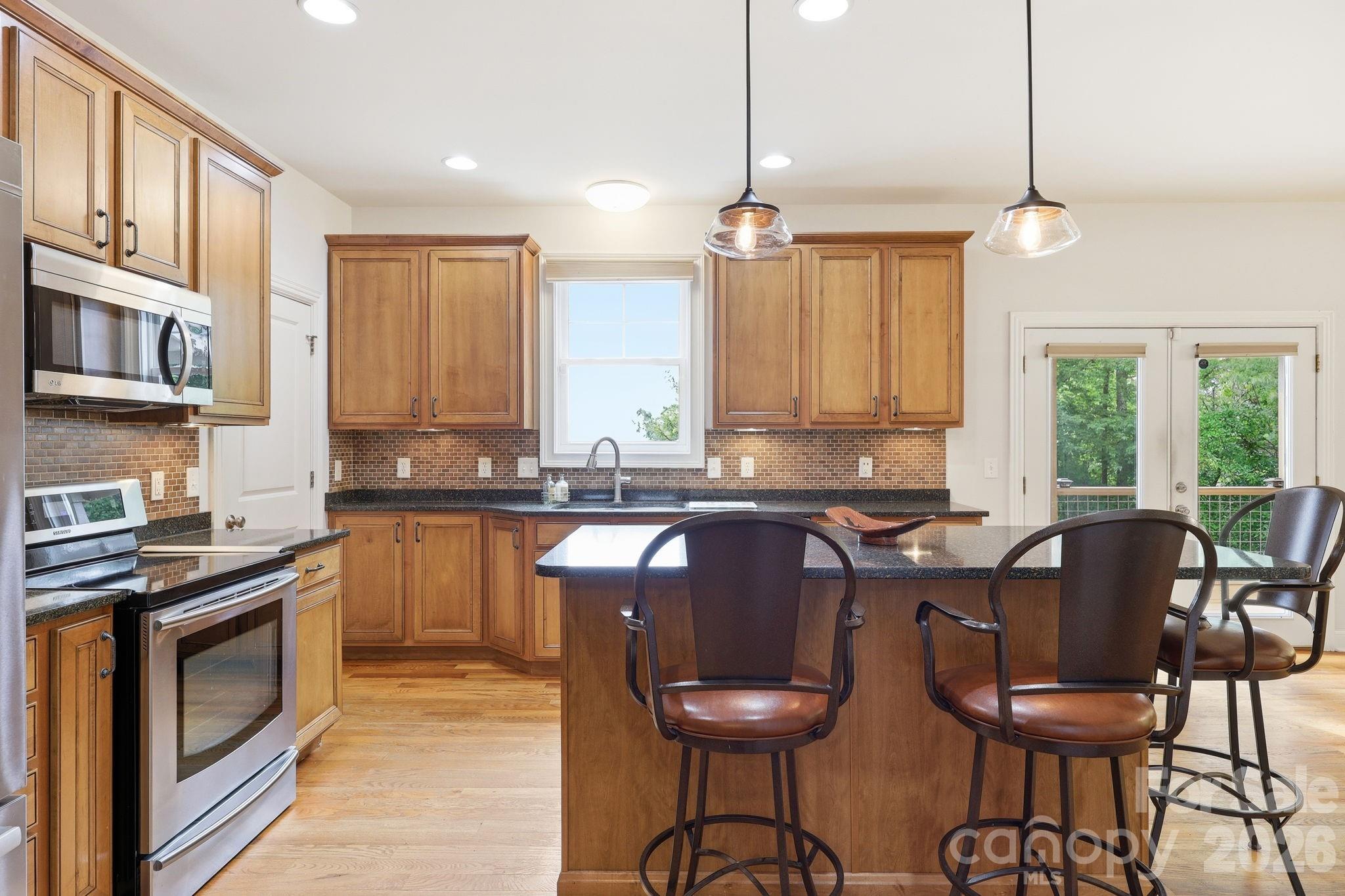 65 Buckle Ridge — Weaverville
