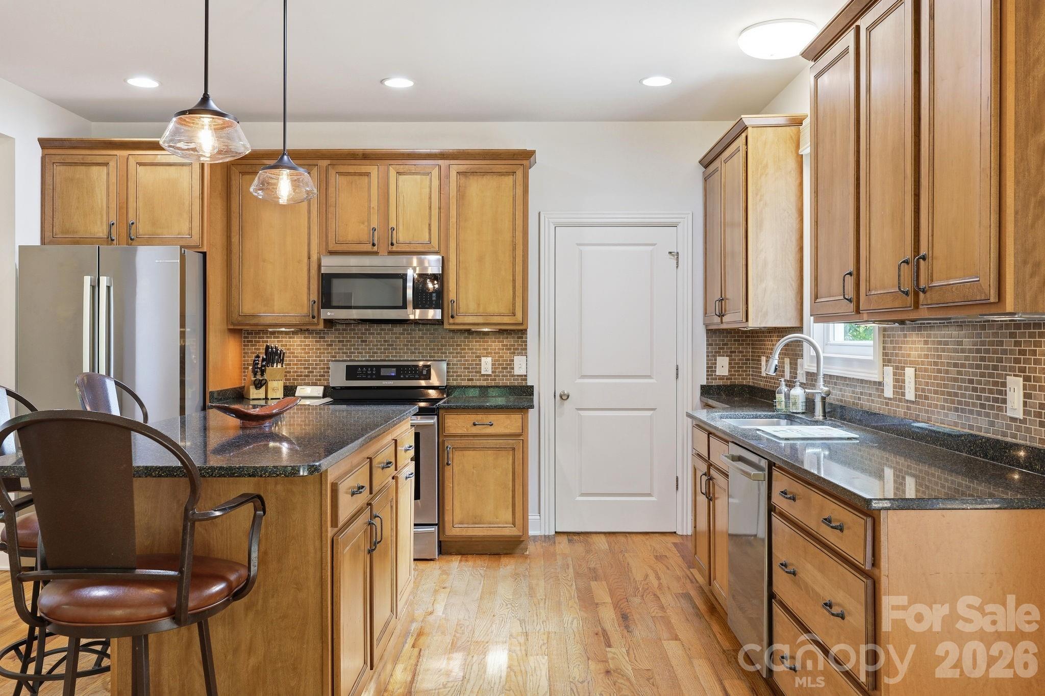 65 Buckle Ridge — Weaverville