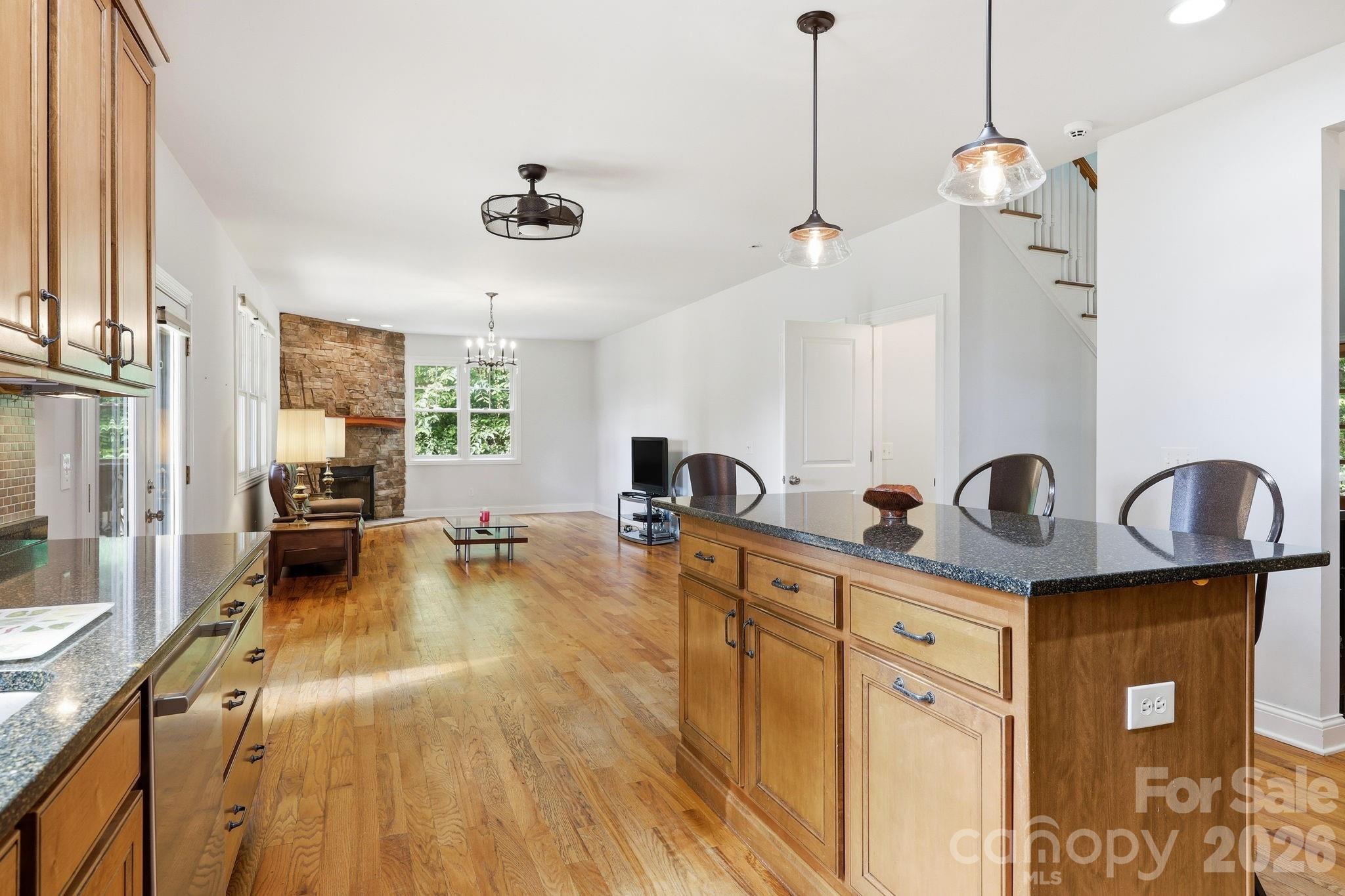 65 Buckle Ridge — Weaverville