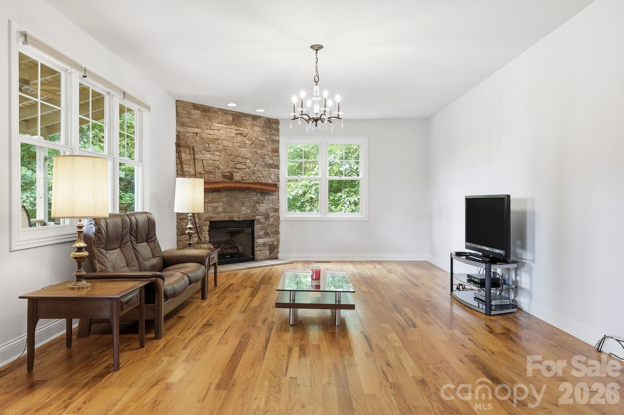 65 Buckle Ridge — Weaverville