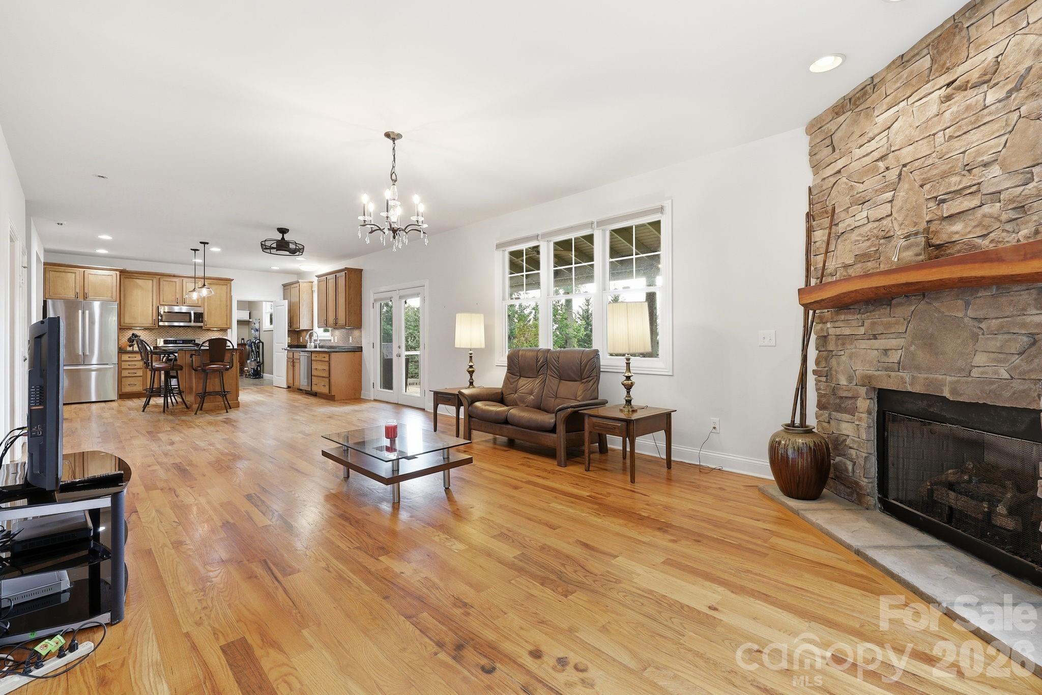 65 Buckle Ridge — Weaverville
