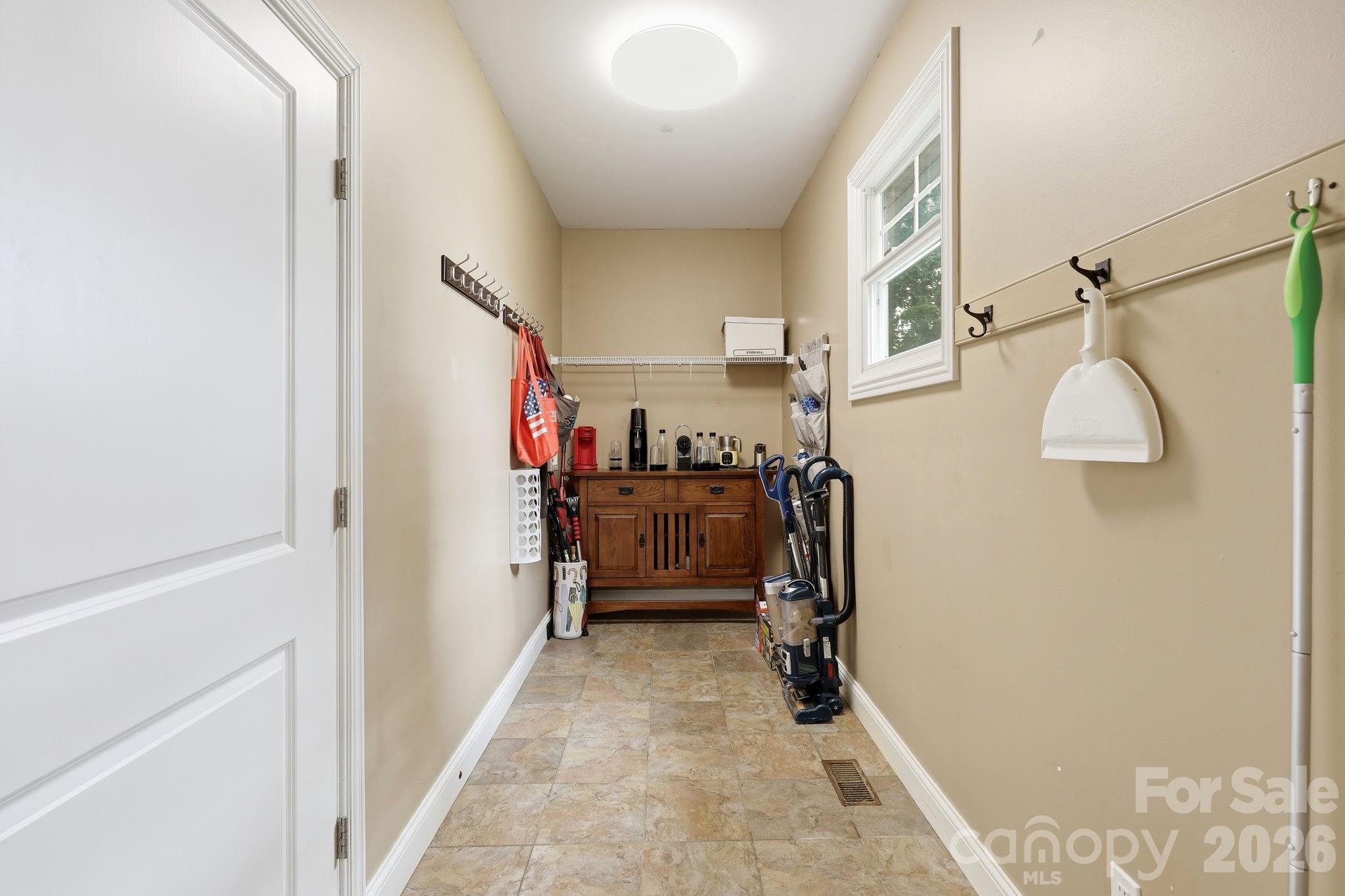 65 Buckle Ridge — Weaverville