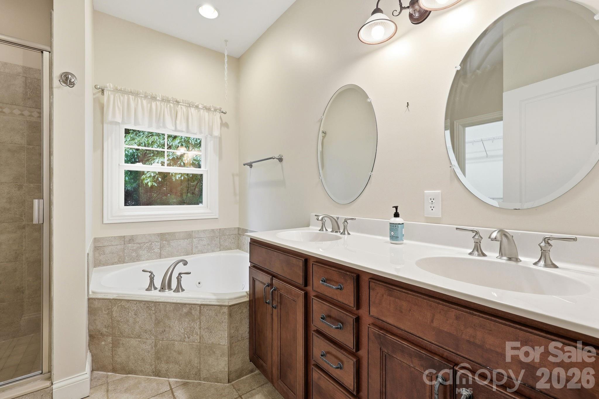 65 Buckle Ridge — Weaverville