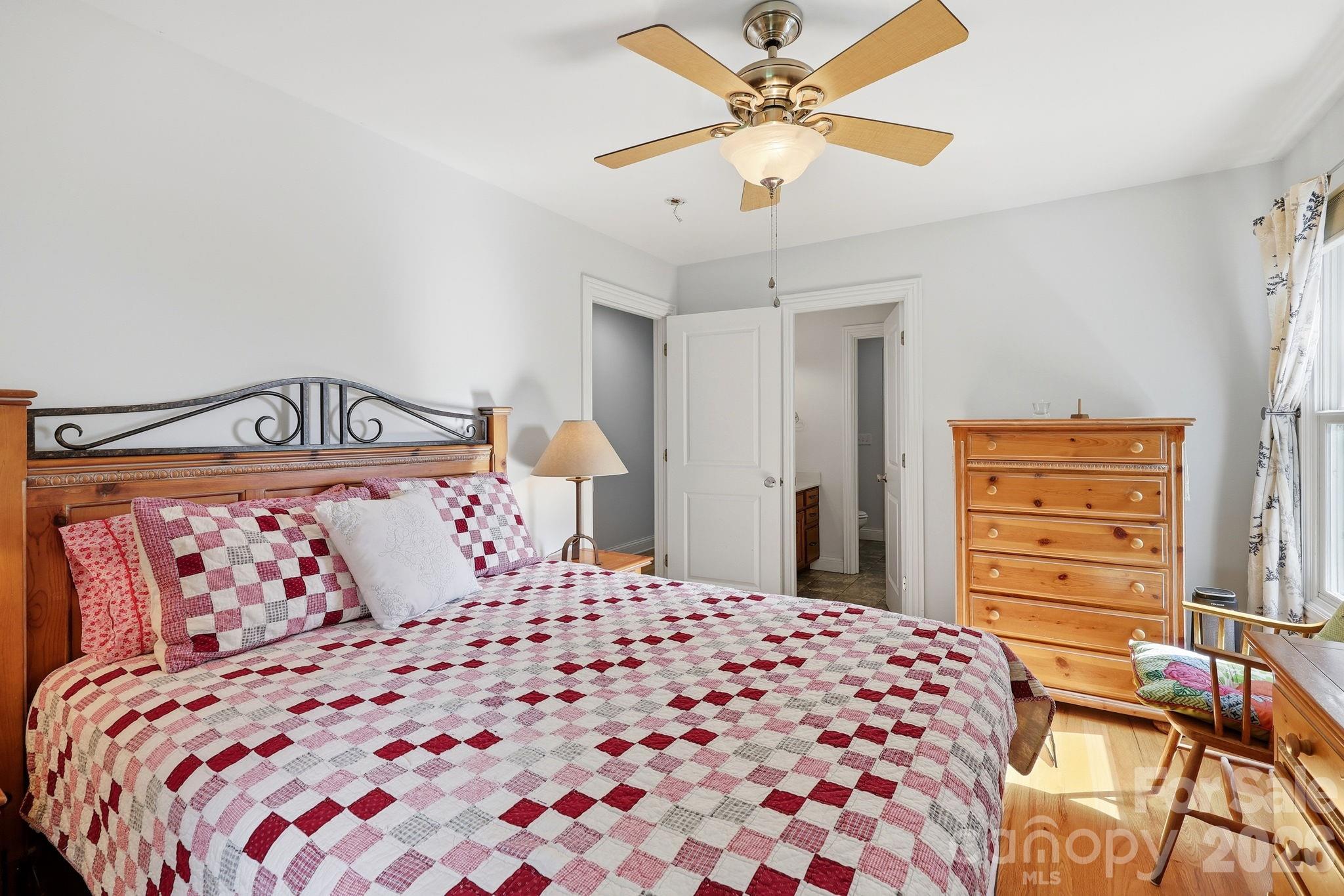 65 Buckle Ridge — Weaverville
