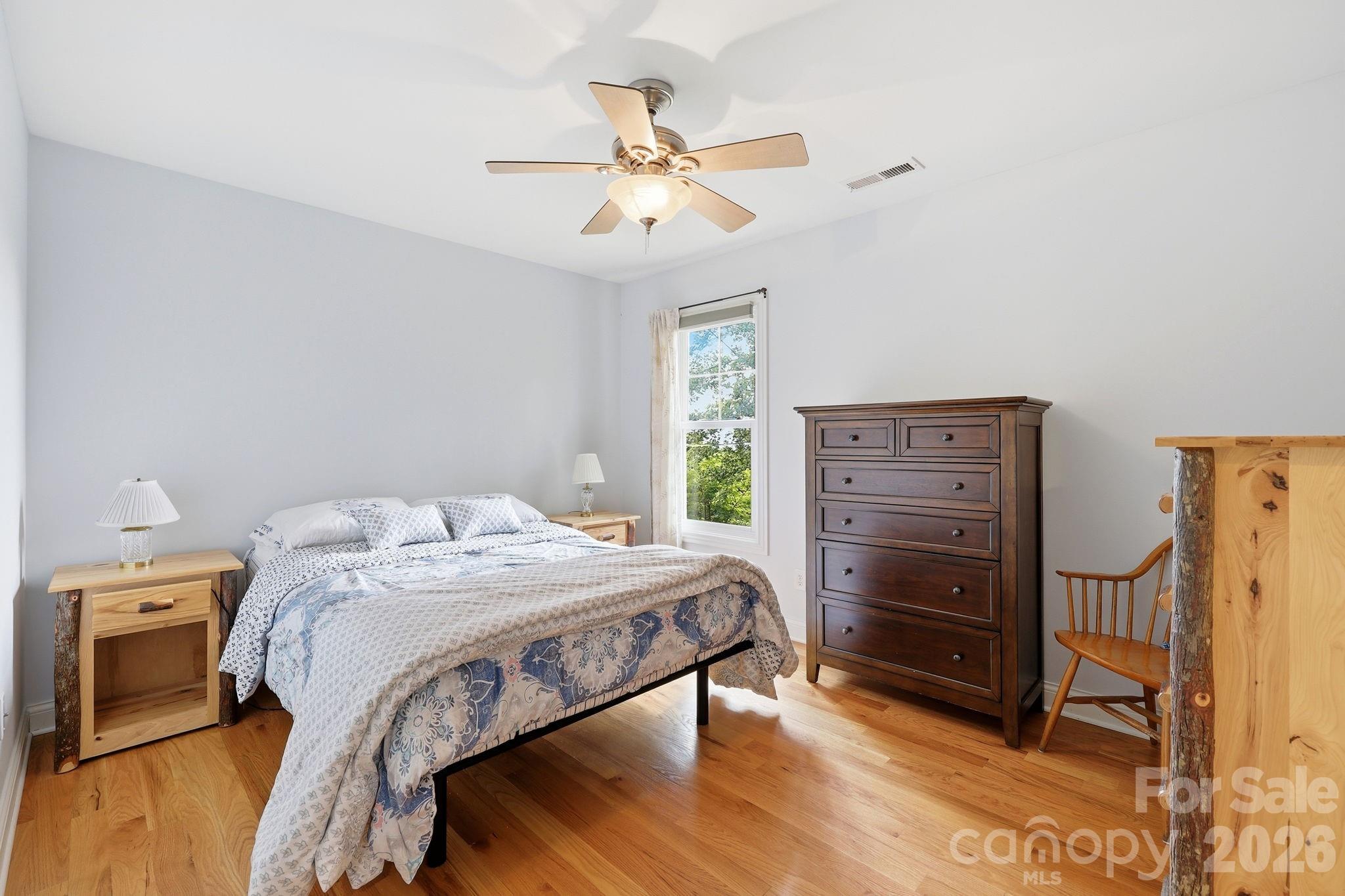 65 Buckle Ridge — Weaverville