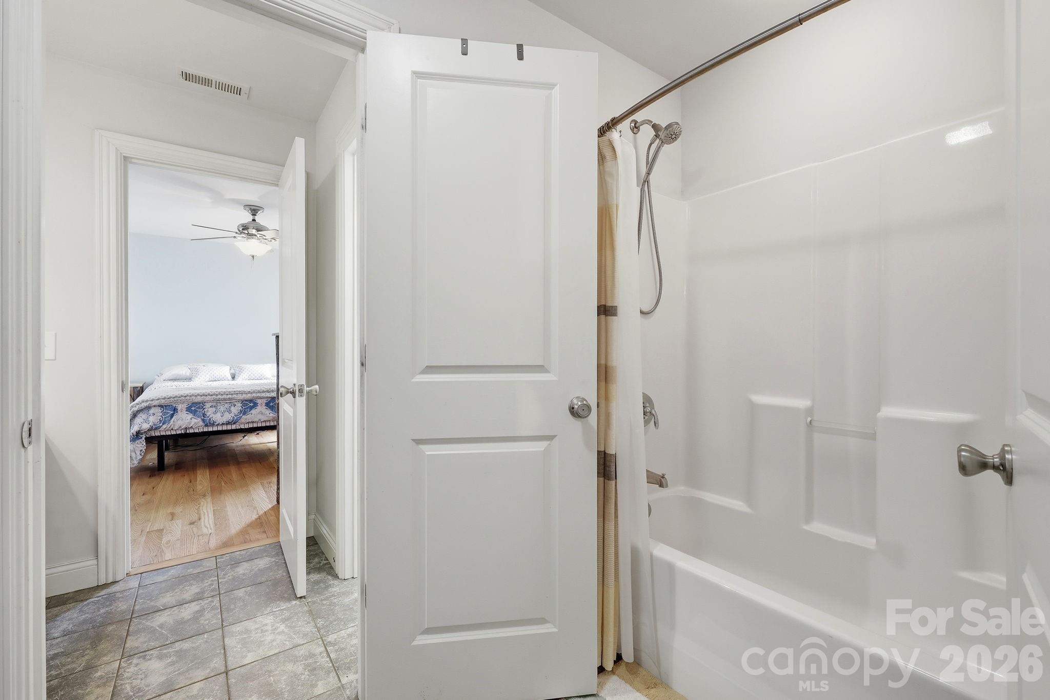 65 Buckle Ridge — Weaverville