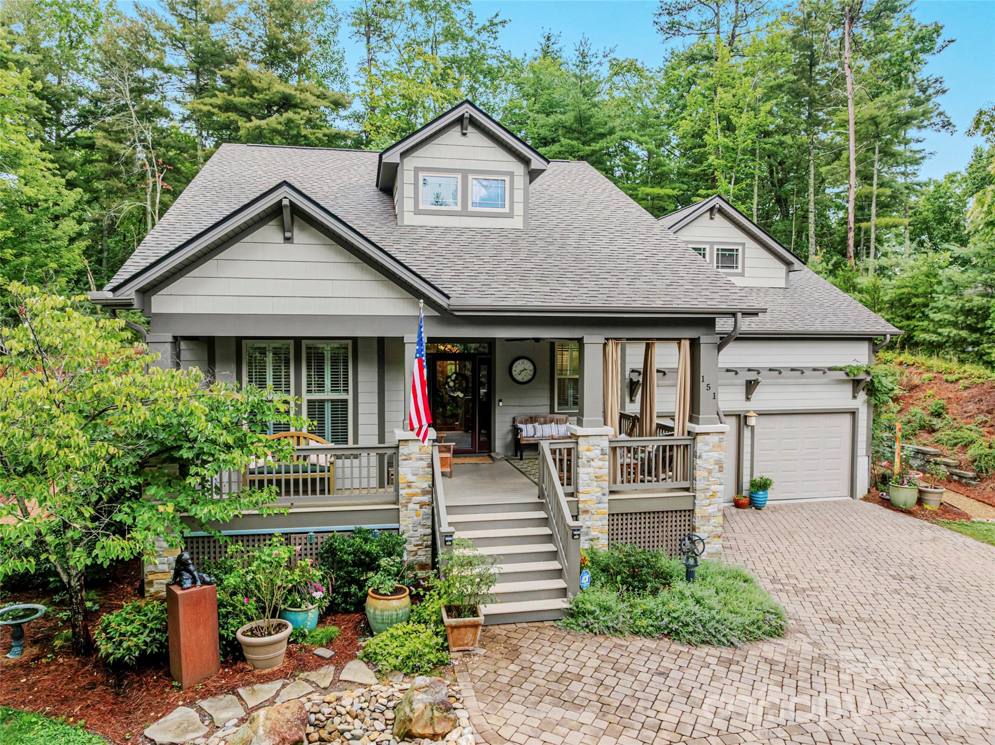 151 Monarch Road — Hendersonville
