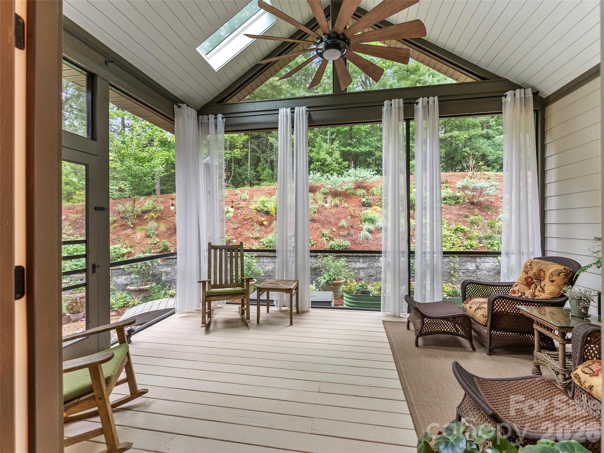 151 Monarch Road — Hendersonville