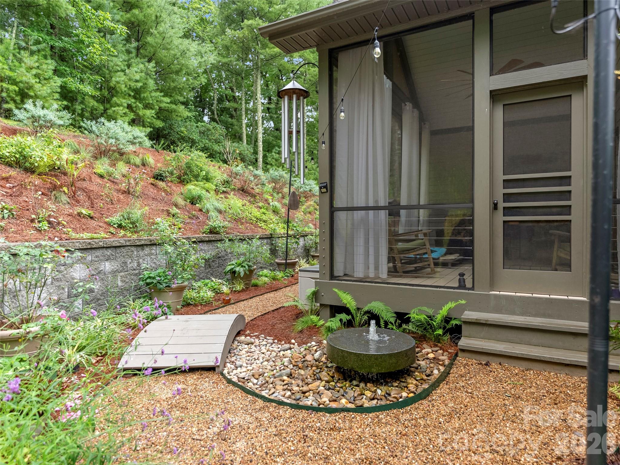 151 Monarch Road — Hendersonville