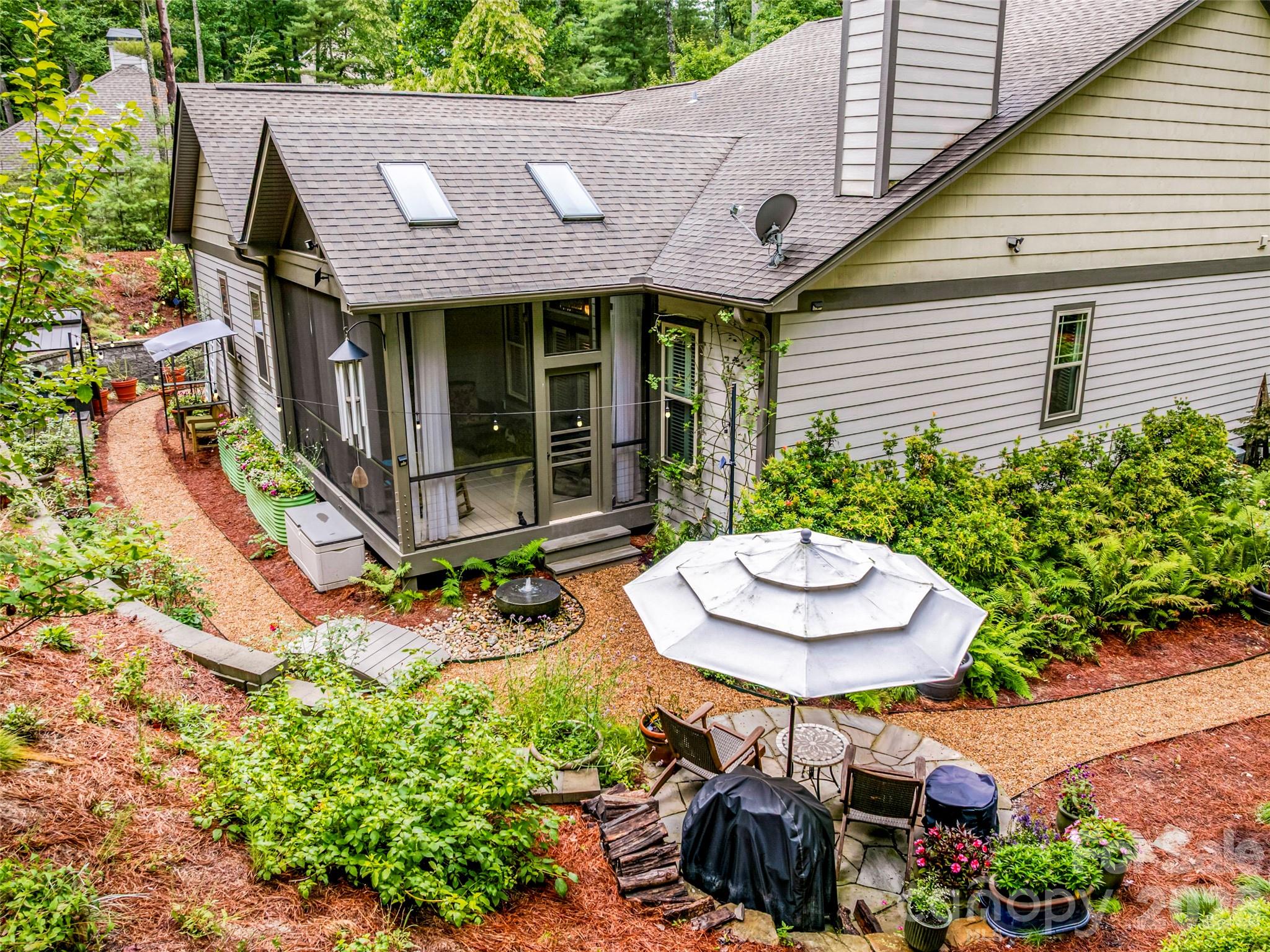 151 Monarch Road — Hendersonville