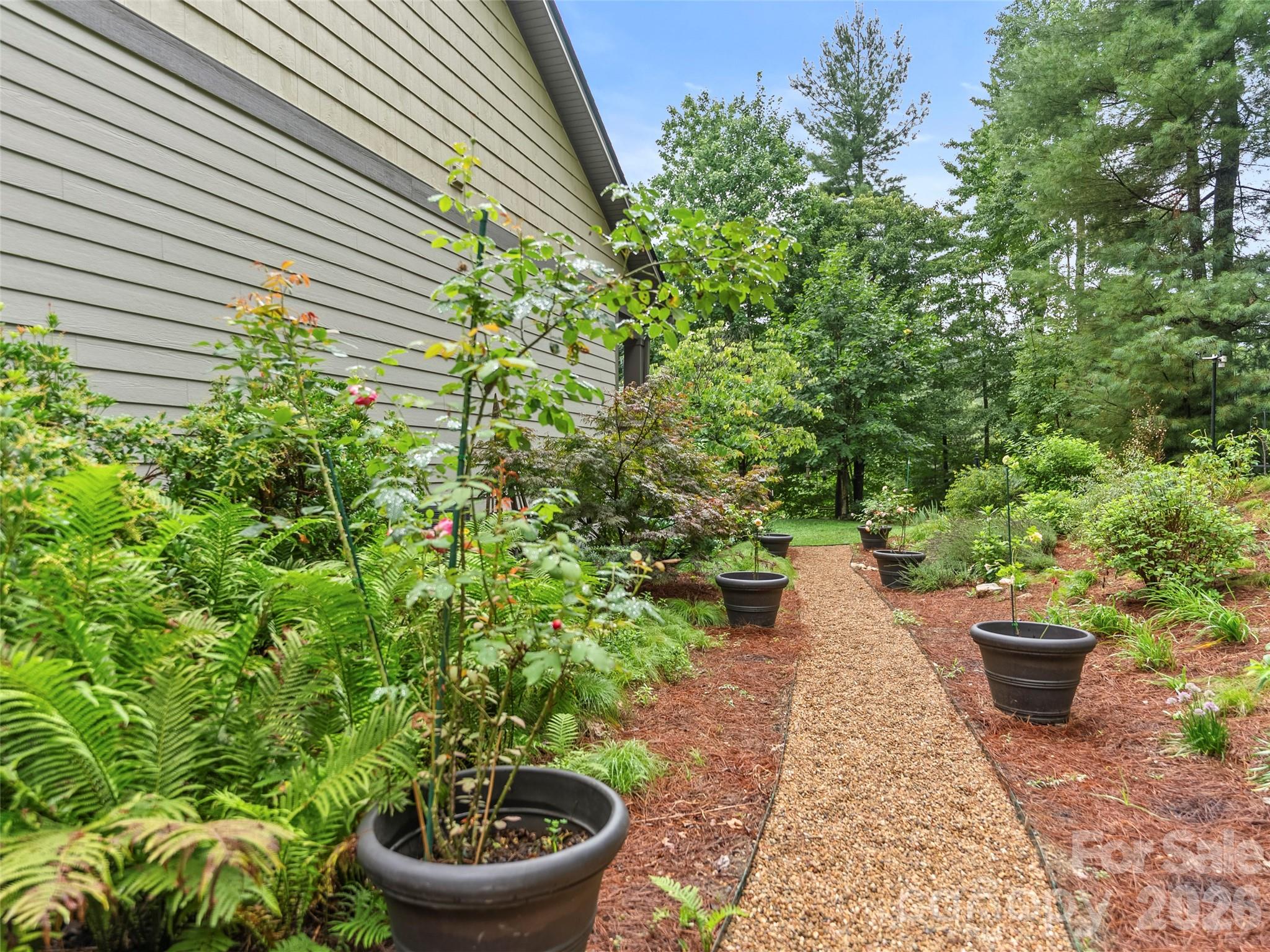151 Monarch Road — Hendersonville