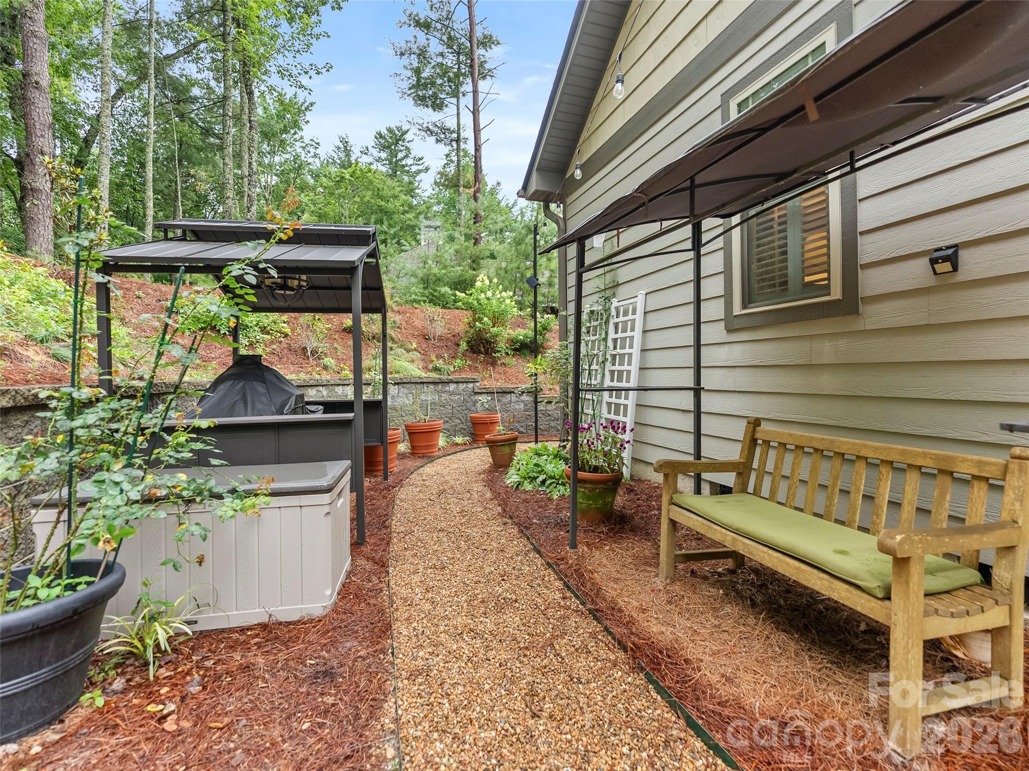 151 Monarch Road — Hendersonville