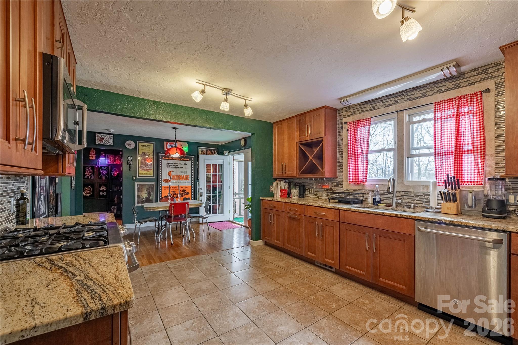 200 Falls Street — Morganton