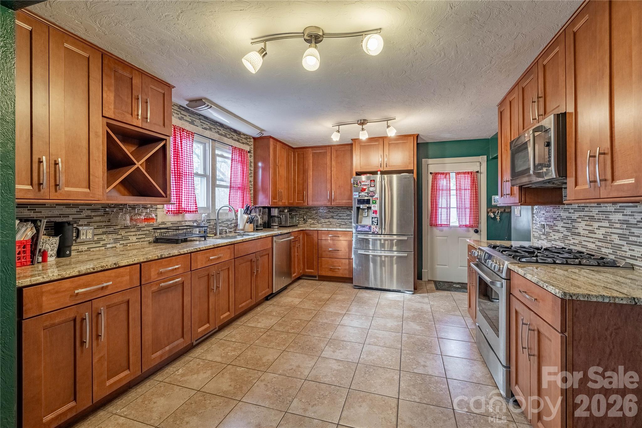 200 Falls Street — Morganton