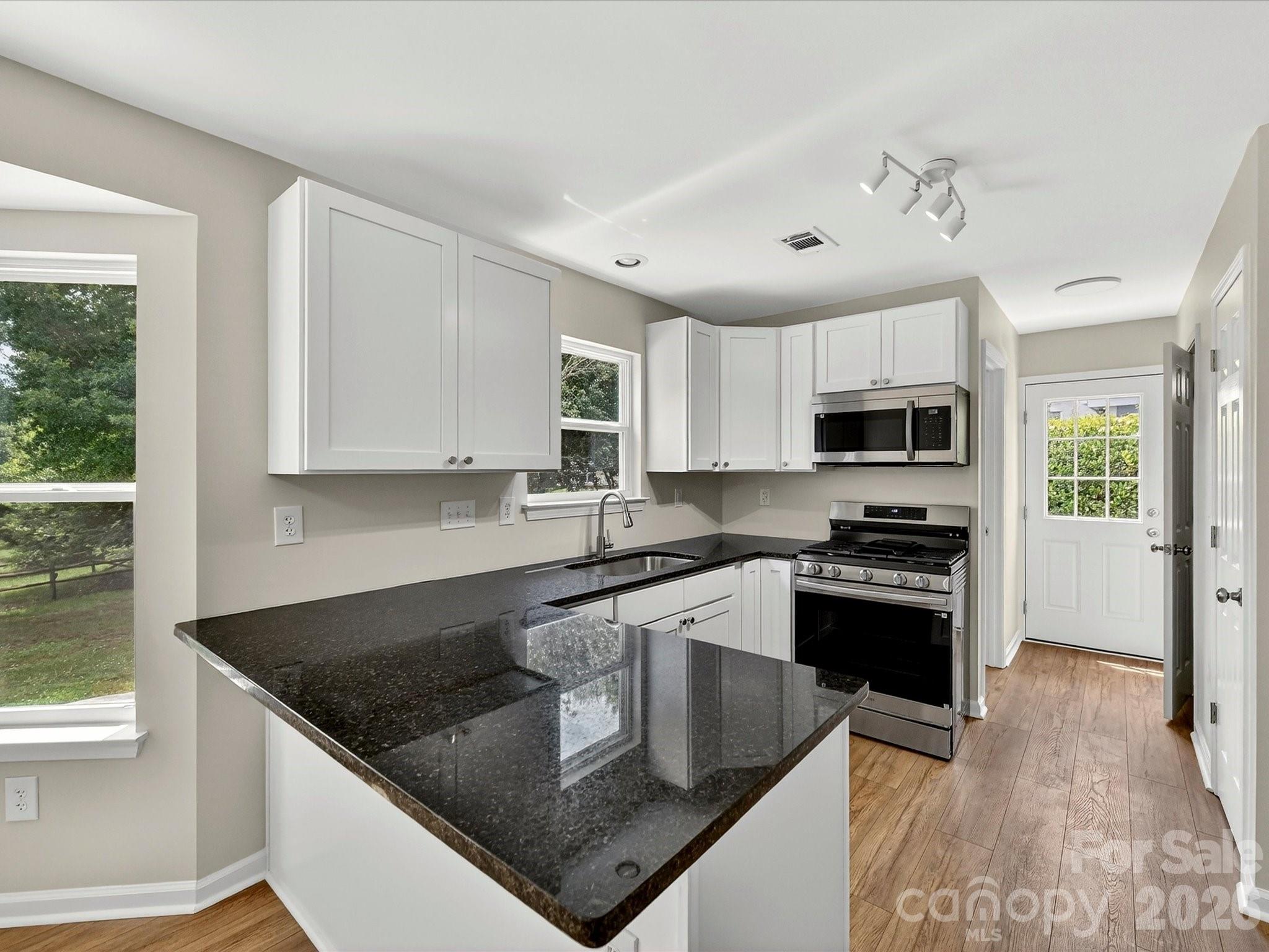 9716 Pernell Lane — Charlotte