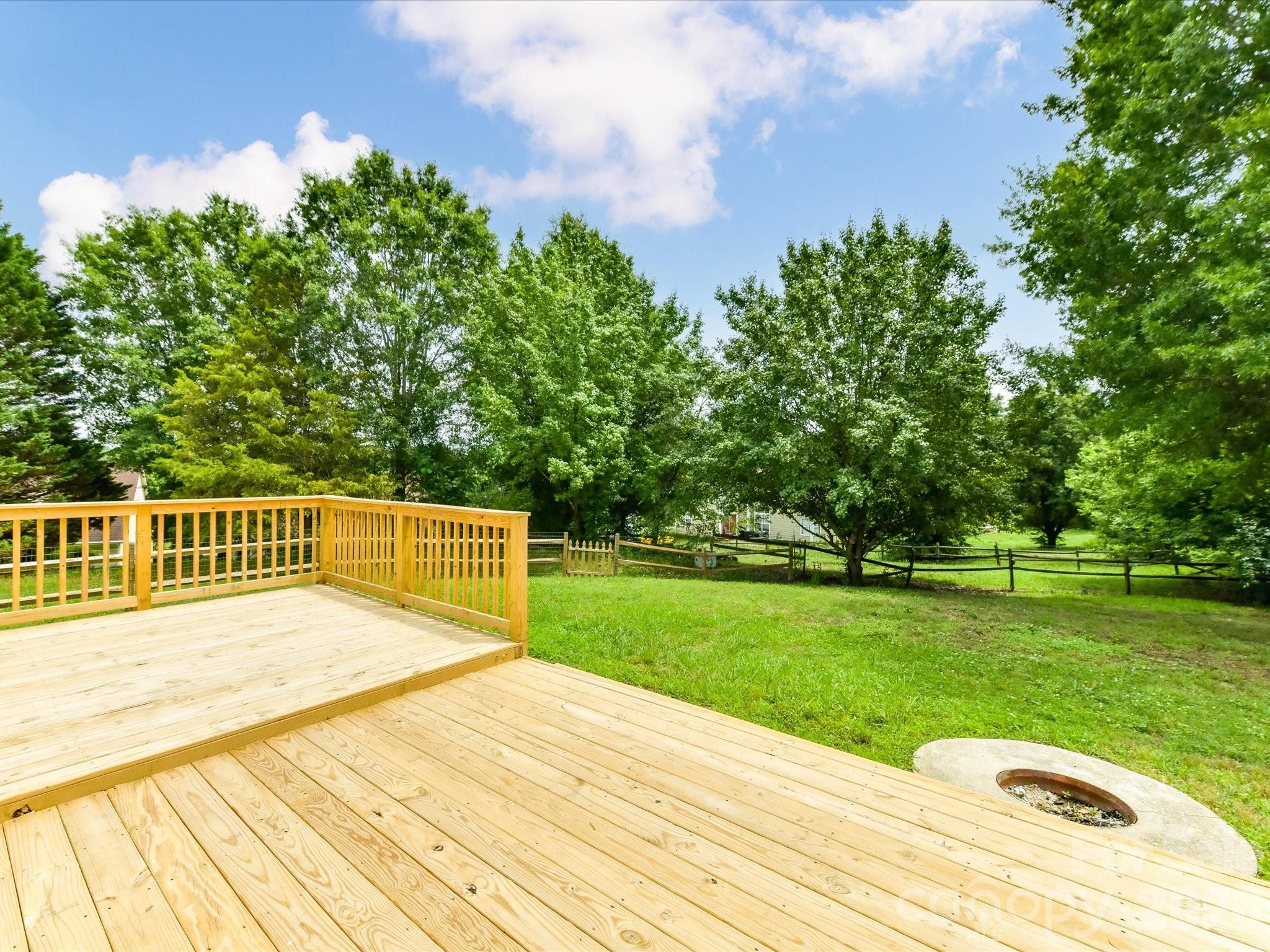9716 Pernell Lane — Charlotte