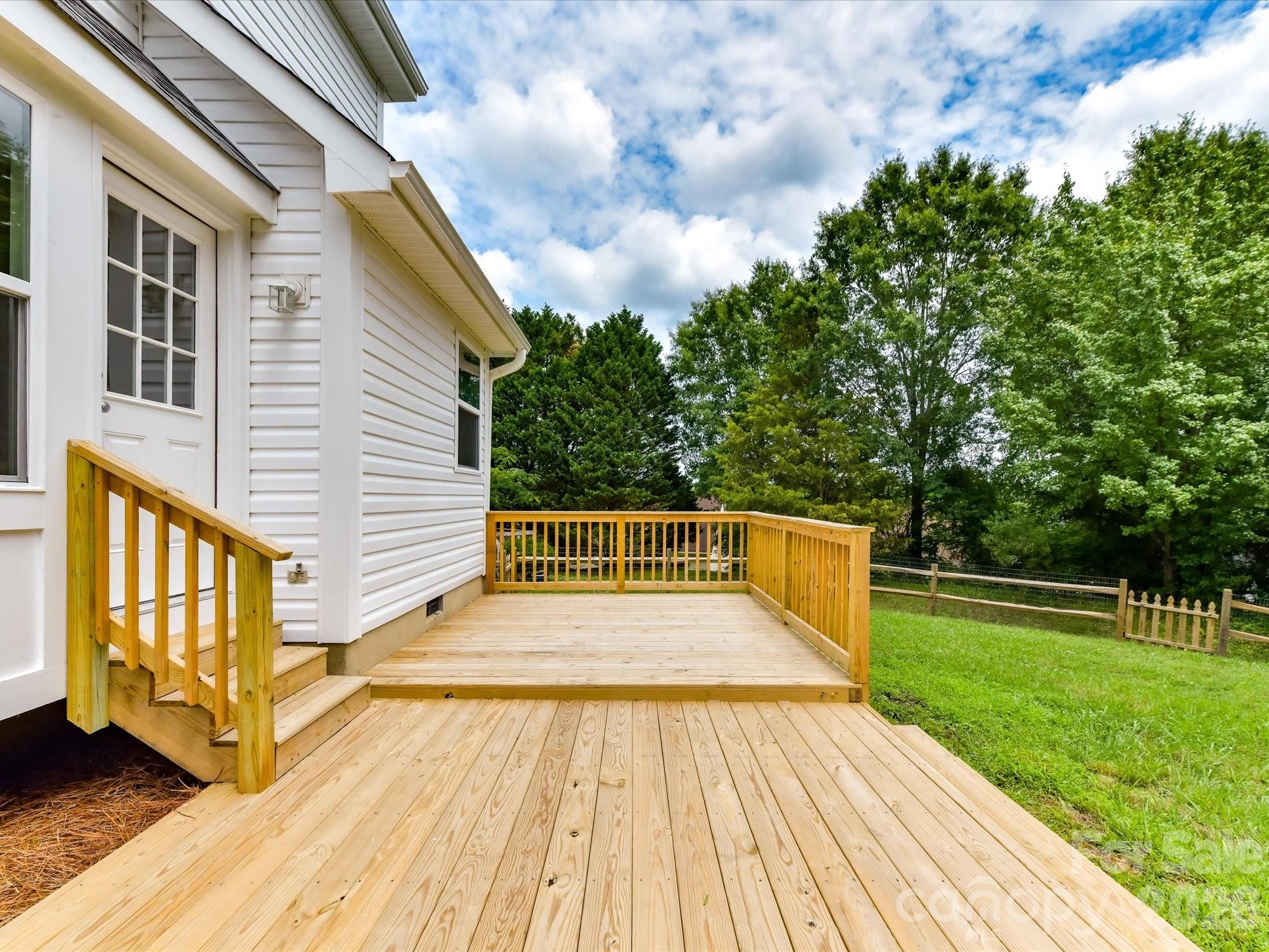 9716 Pernell Lane — Charlotte