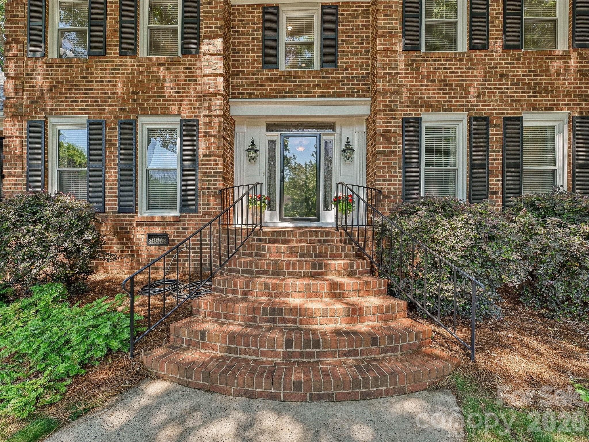 7933 Sunnyvale Lane — Charlotte