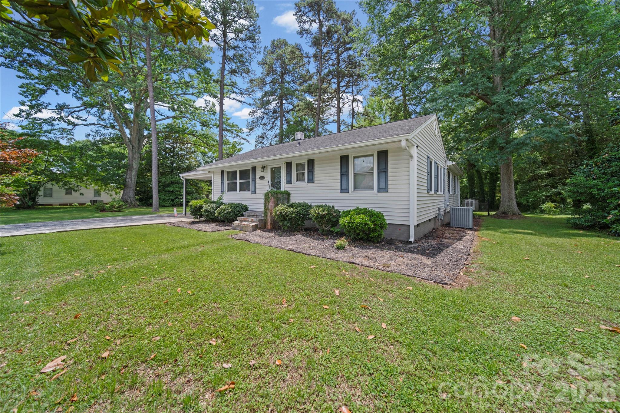 600 Mcadenville Road — Lowell