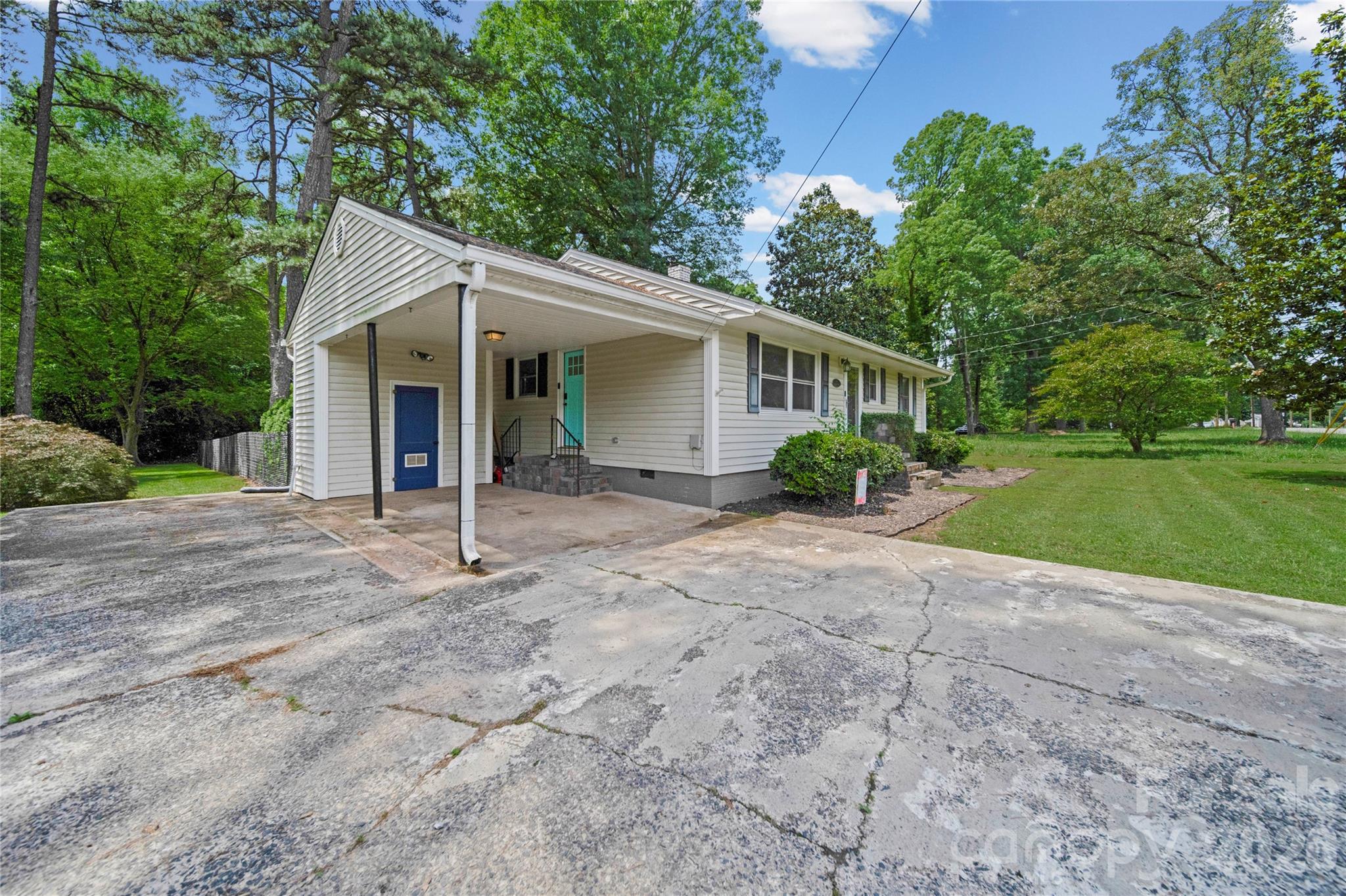 600 Mcadenville Road — Lowell
