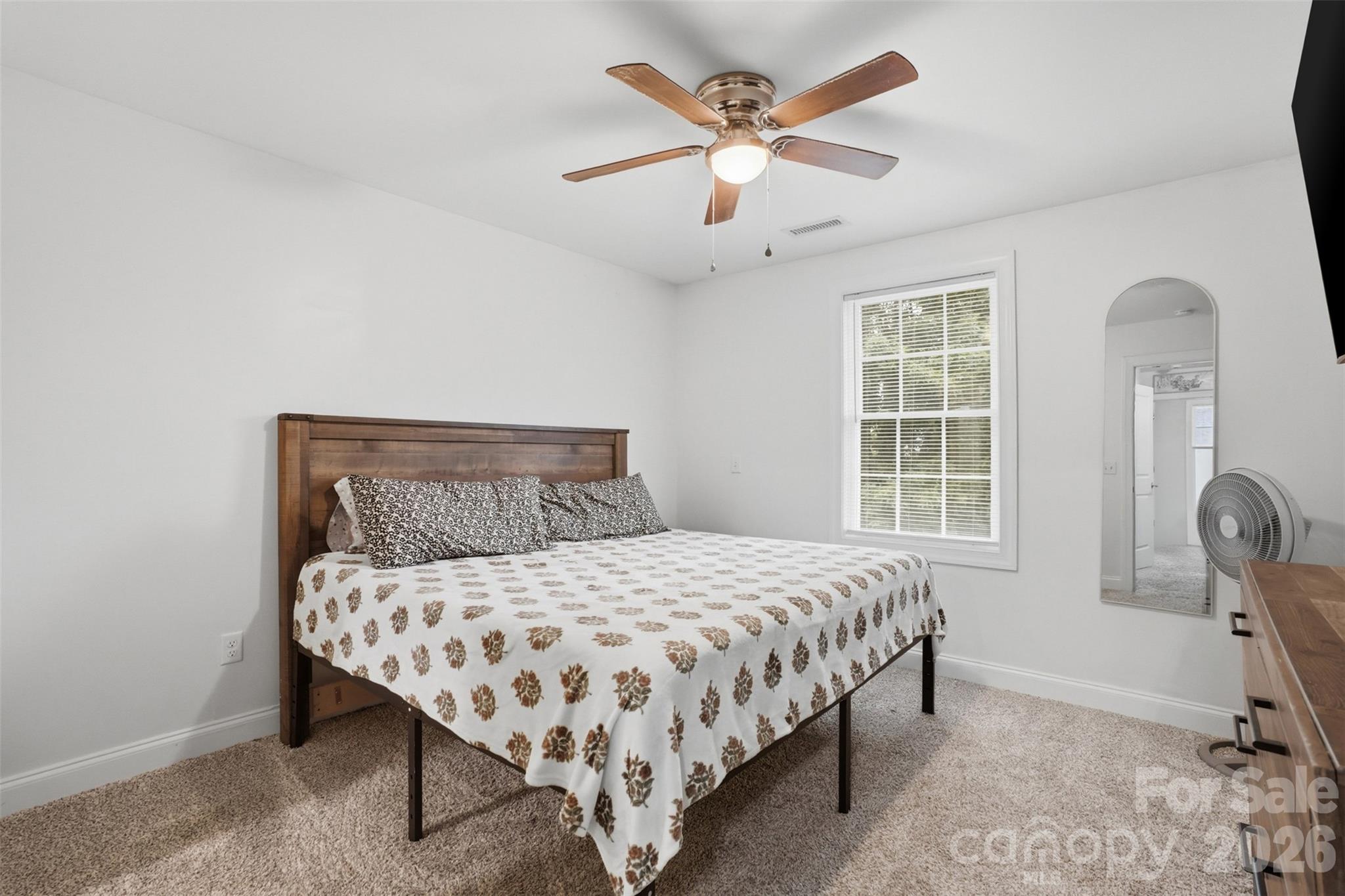 1629 Oak Leaf Drive — Hickory