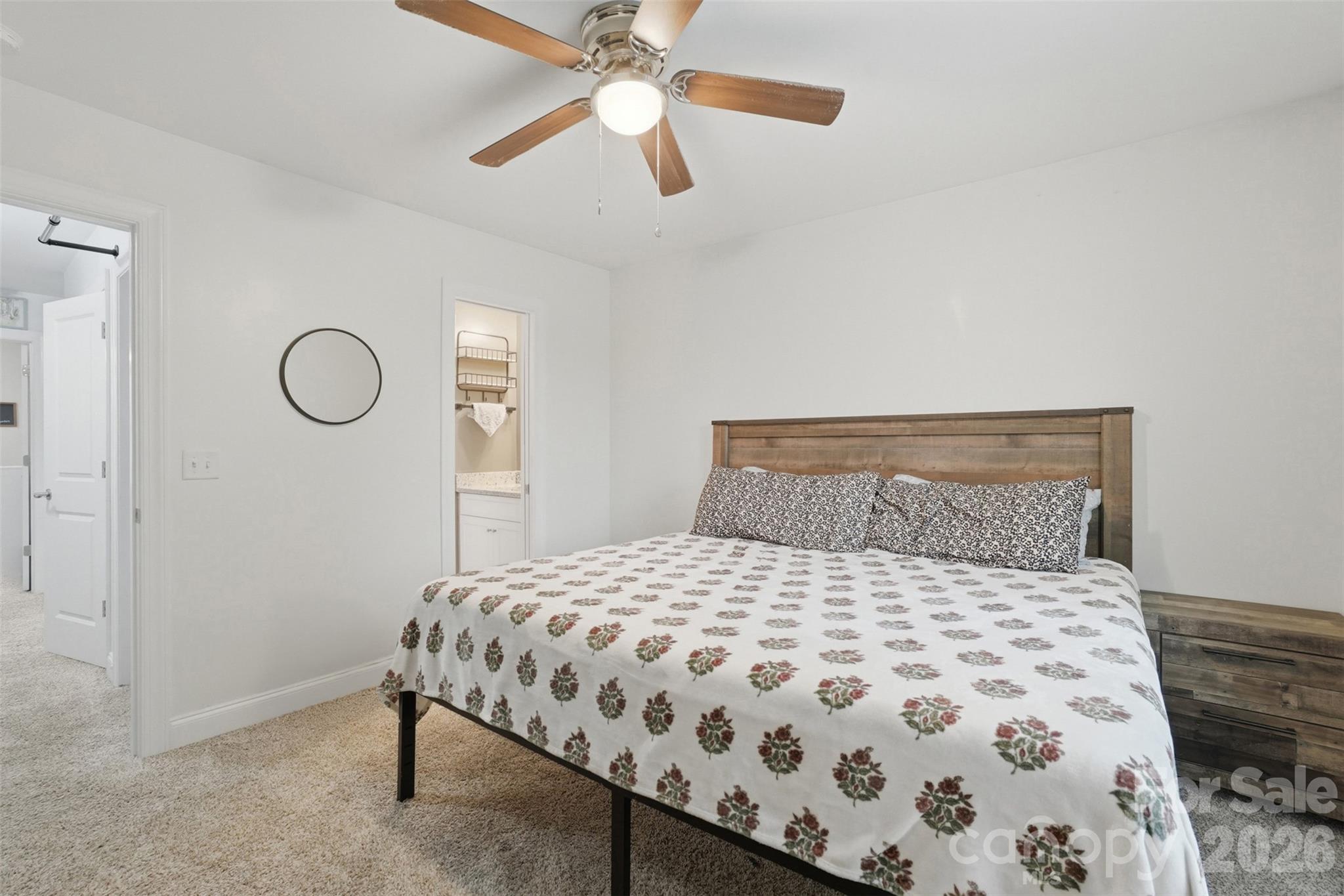 1629 Oak Leaf Drive — Hickory