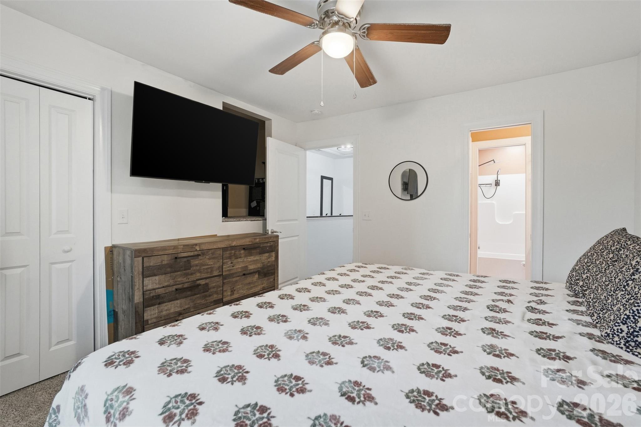 1629 Oak Leaf Drive — Hickory