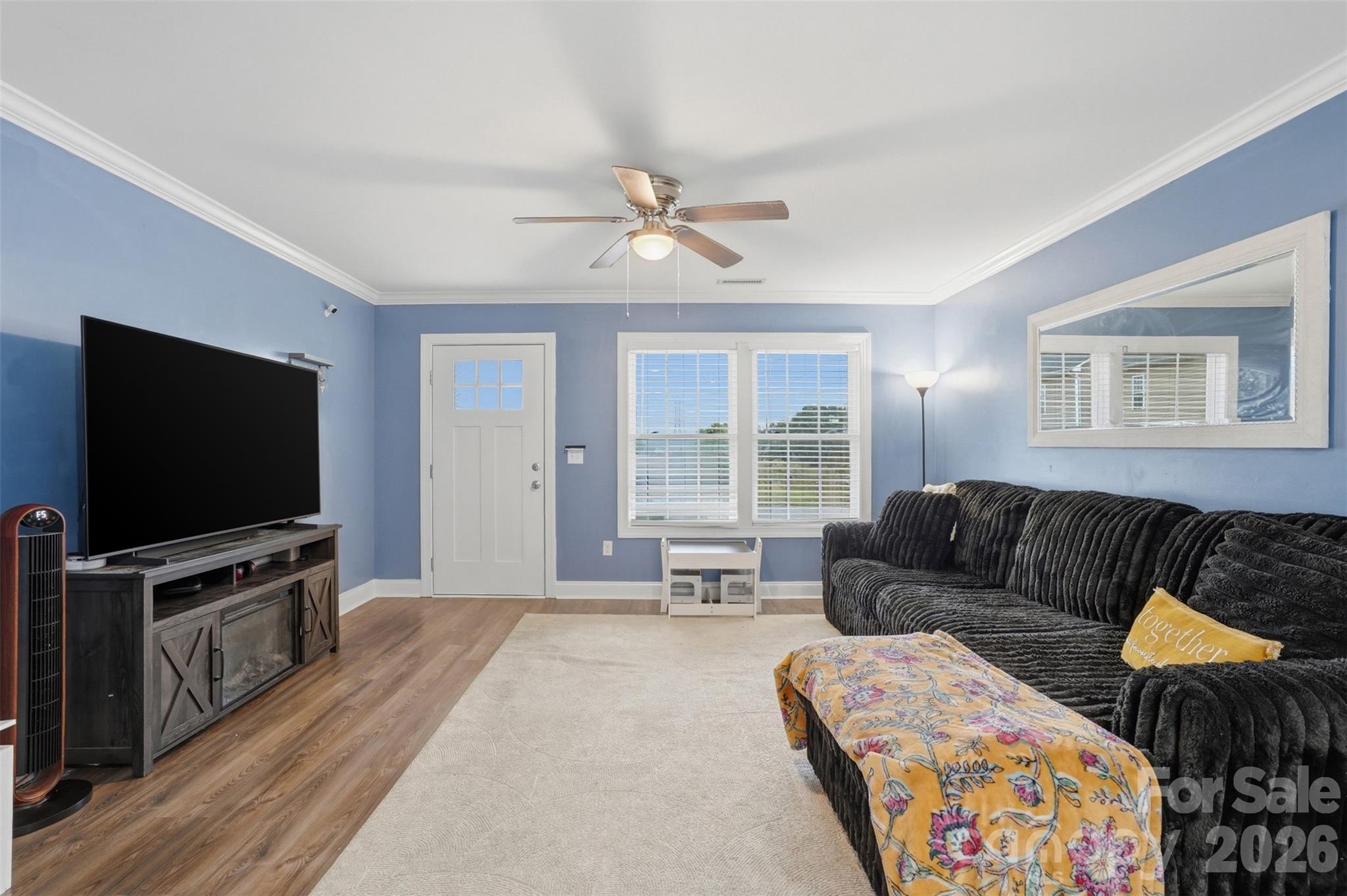 1629 Oak Leaf Drive — Hickory