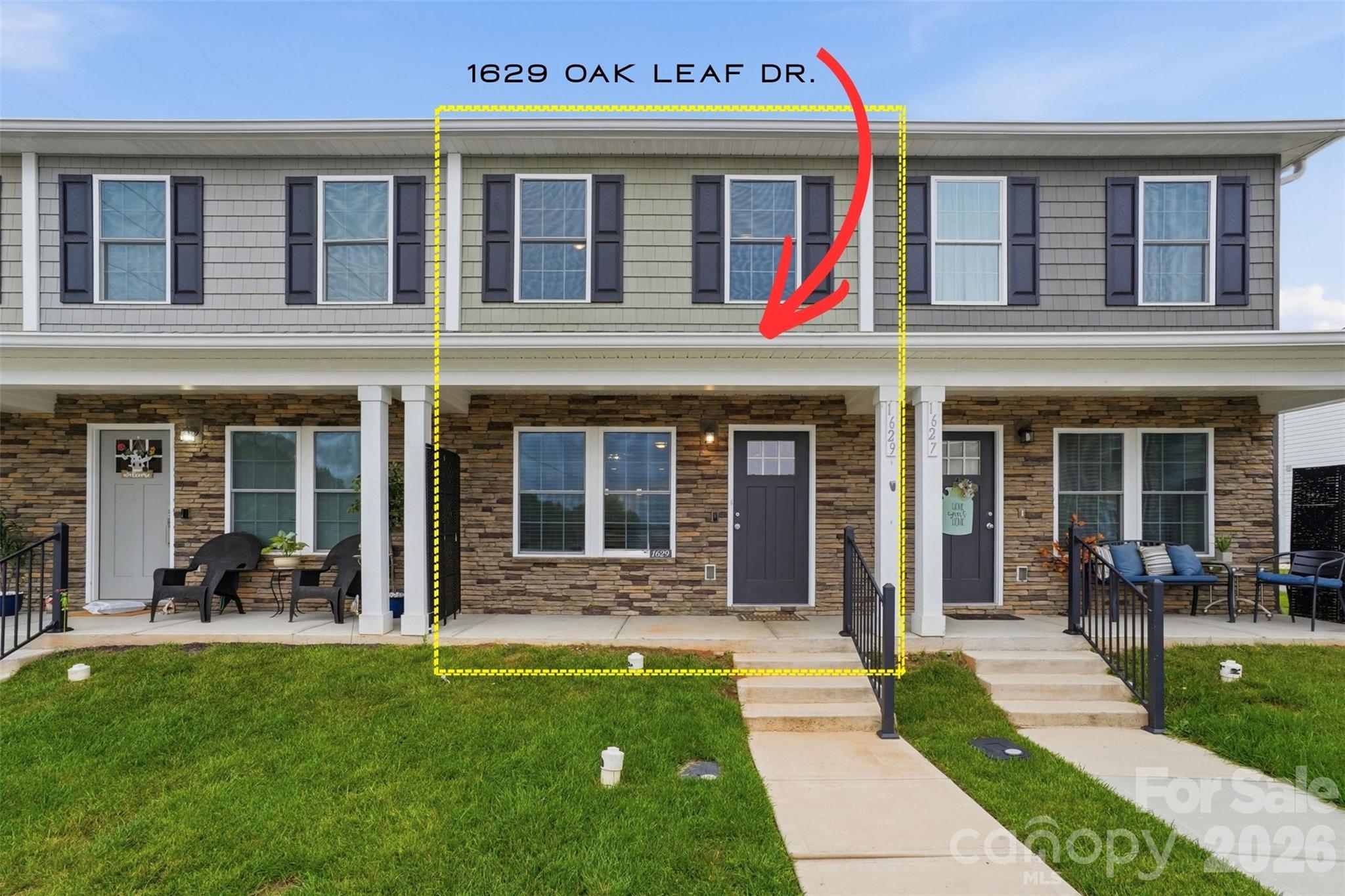1629 Oak Leaf Drive — Hickory