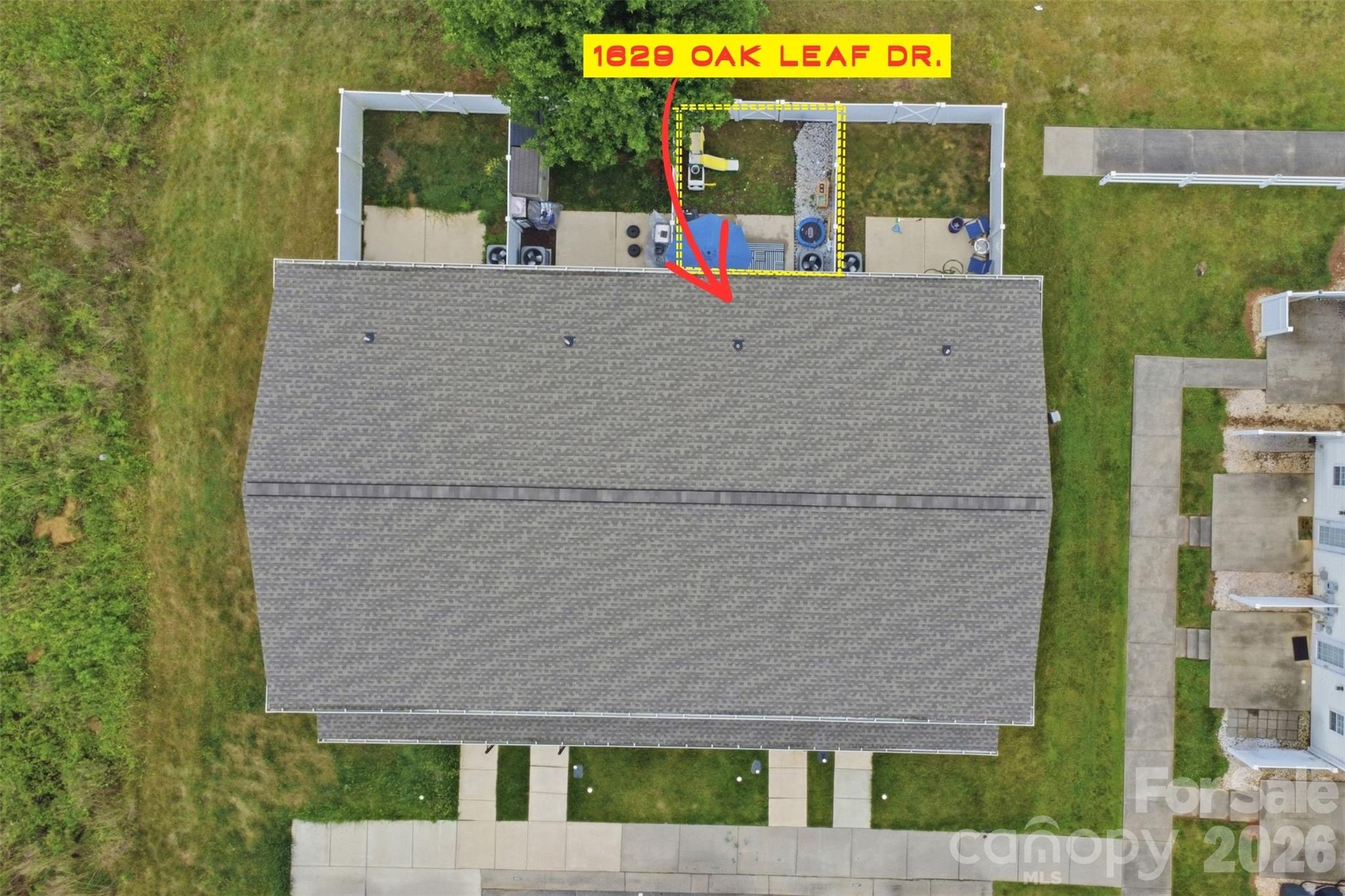 1629 Oak Leaf Drive — Hickory