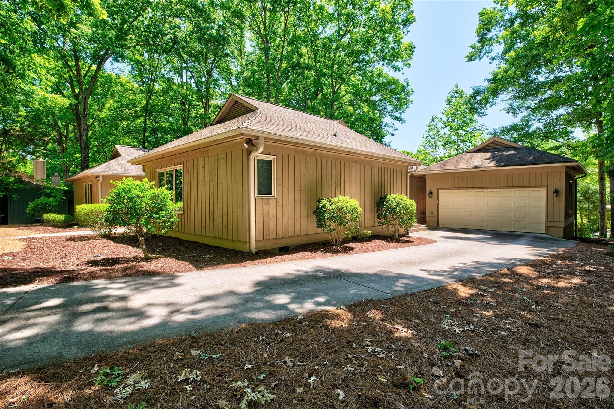 6 Honeysuckle Woods — Lake Wylie