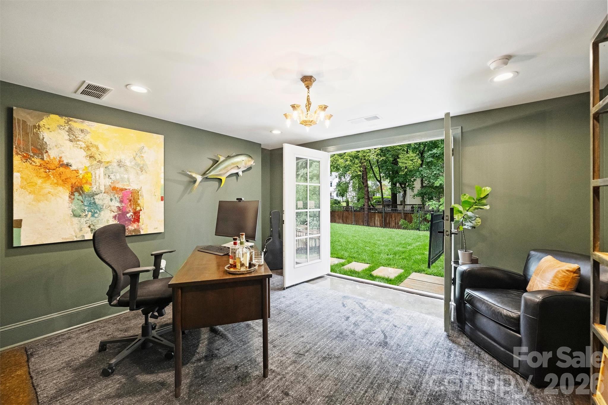 1525 Lynway Drive — Charlotte