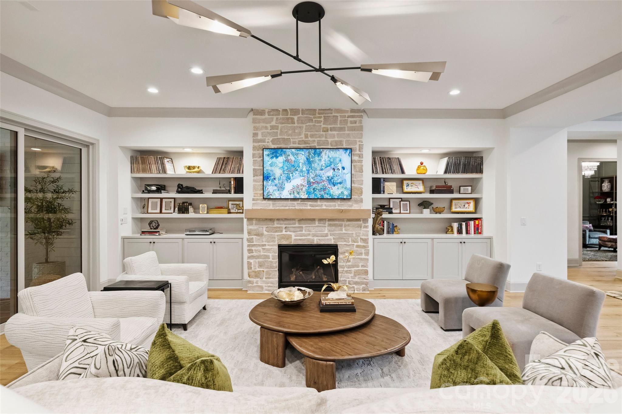 1525 Lynway Drive — Charlotte