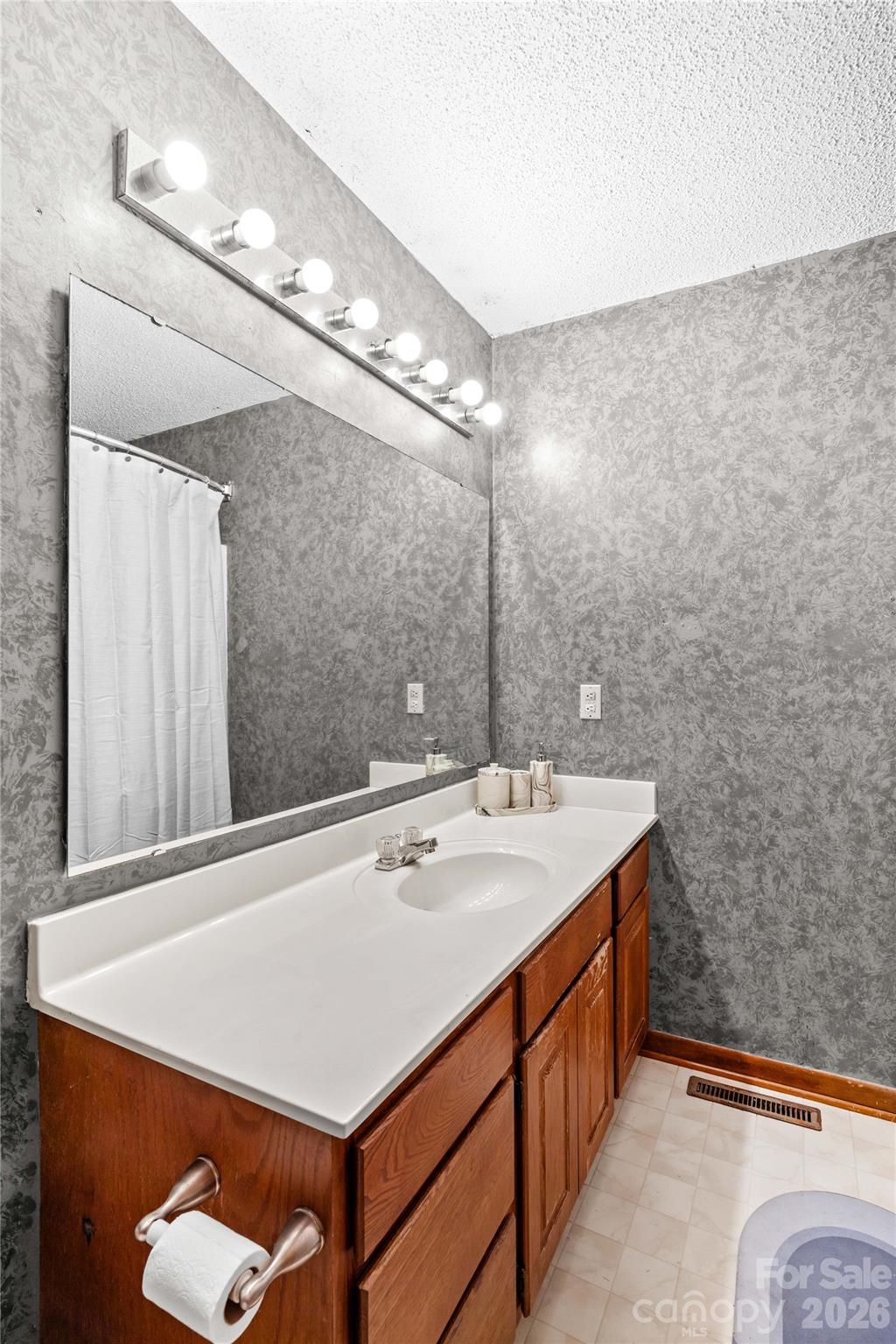 1404 Wellington Hills Circle — Salisbury