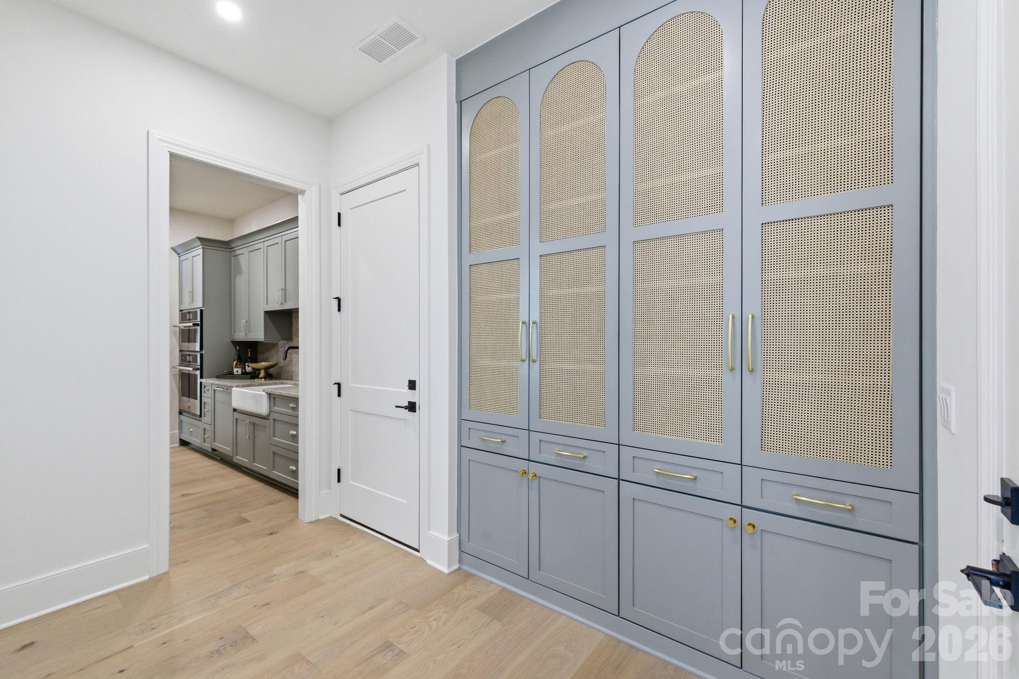 3028 Eastham Lane — Charlotte