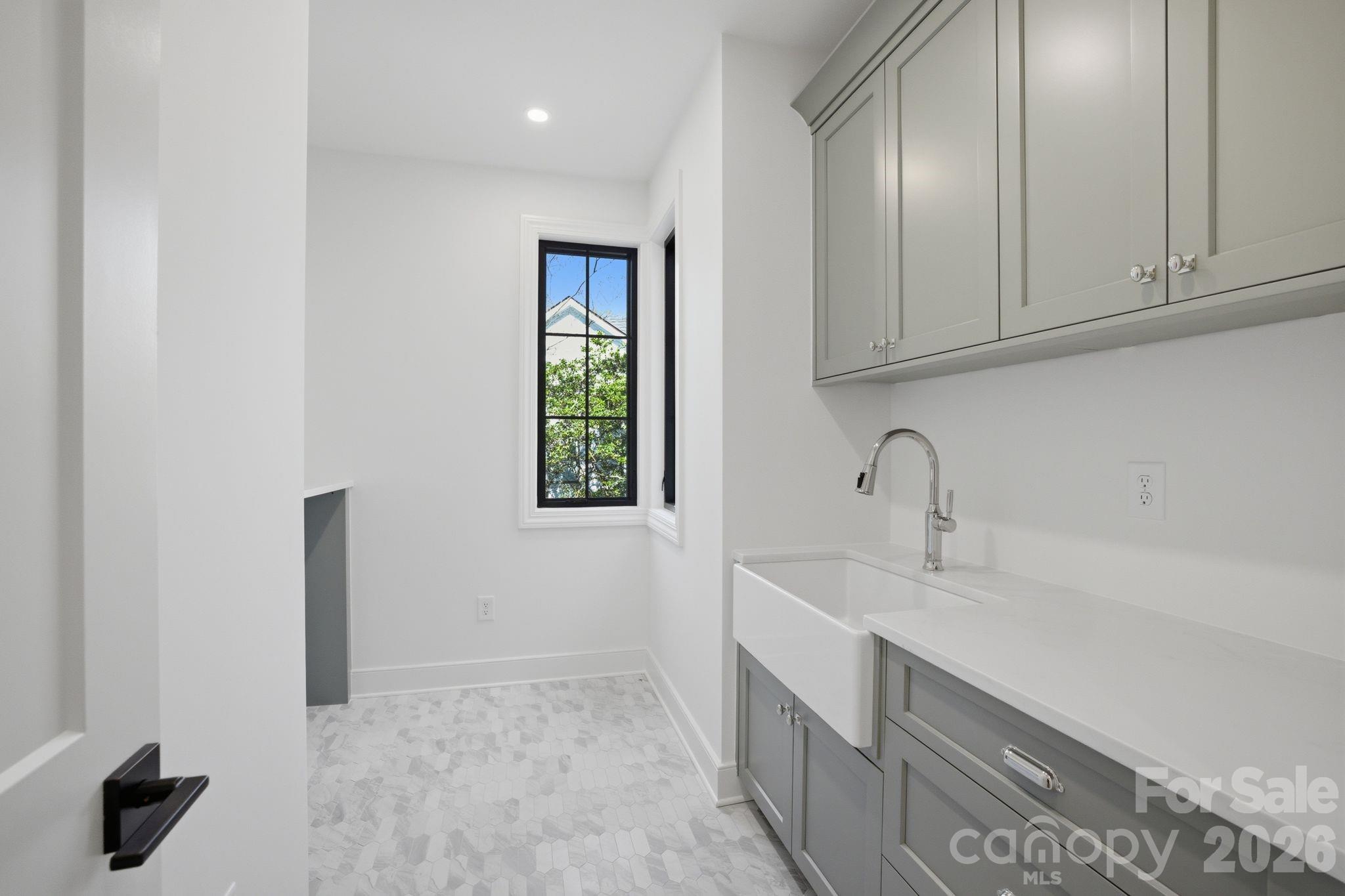 3028 Eastham Lane — Charlotte