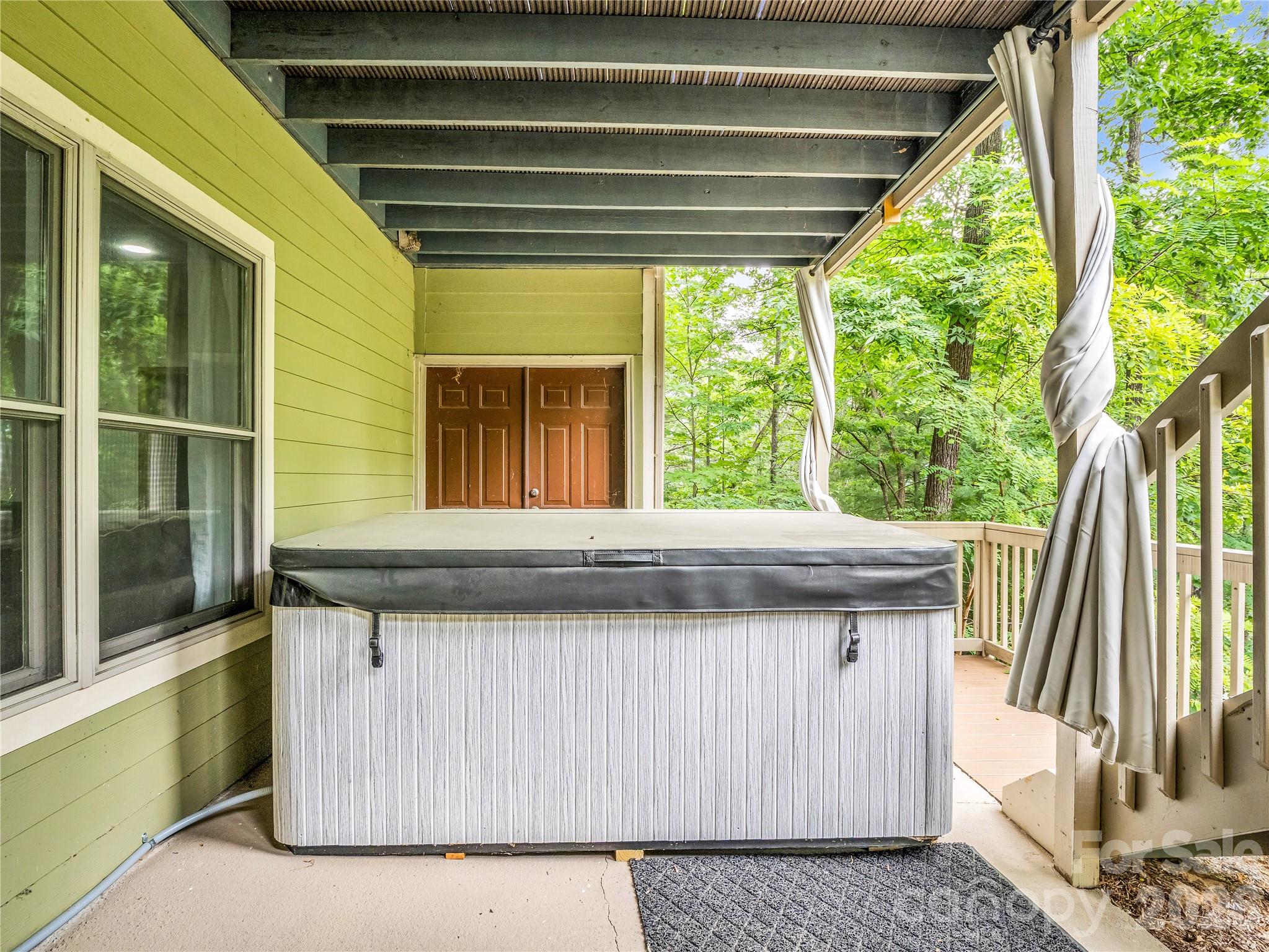 122 Raptor Court — Lake Lure