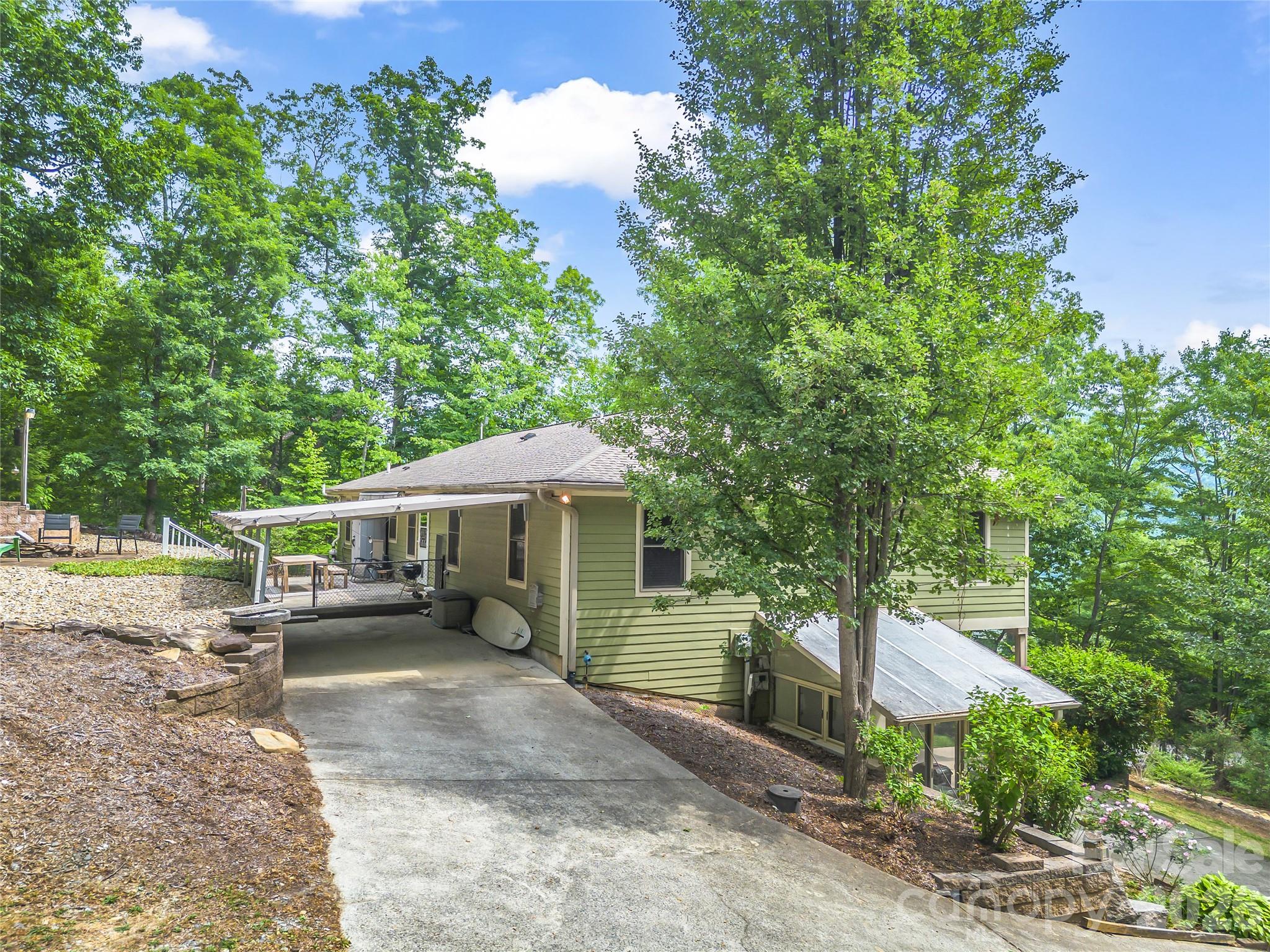 122 Raptor Court — Lake Lure