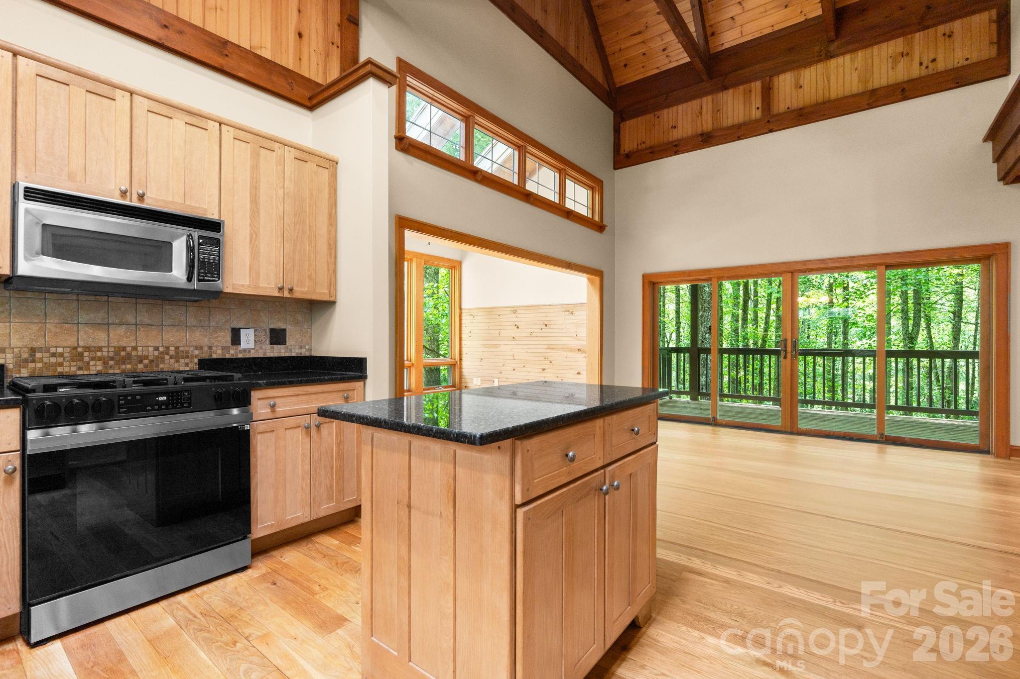 373 The Settlement Road — Boone