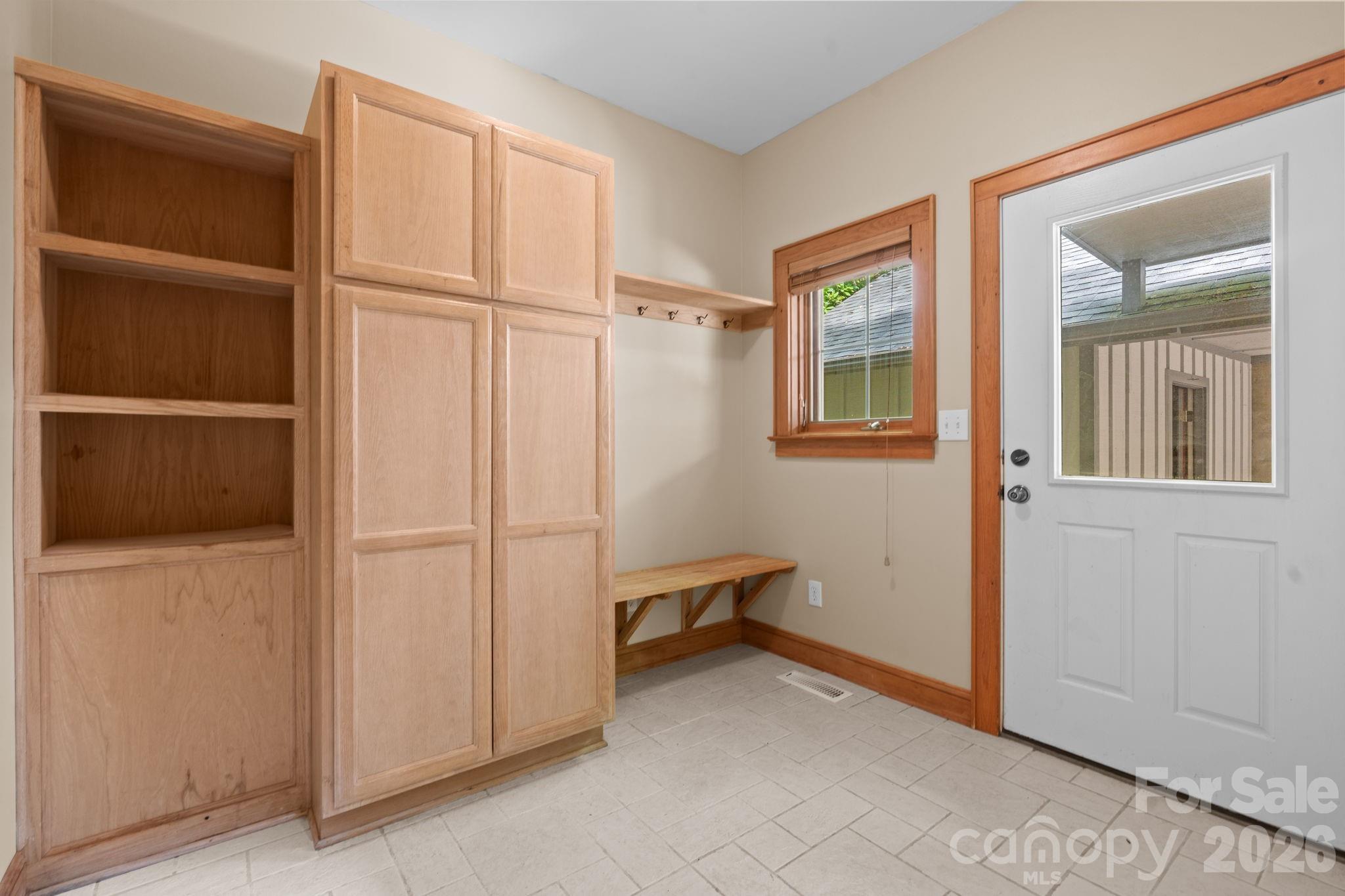 373 The Settlement Road — Boone
