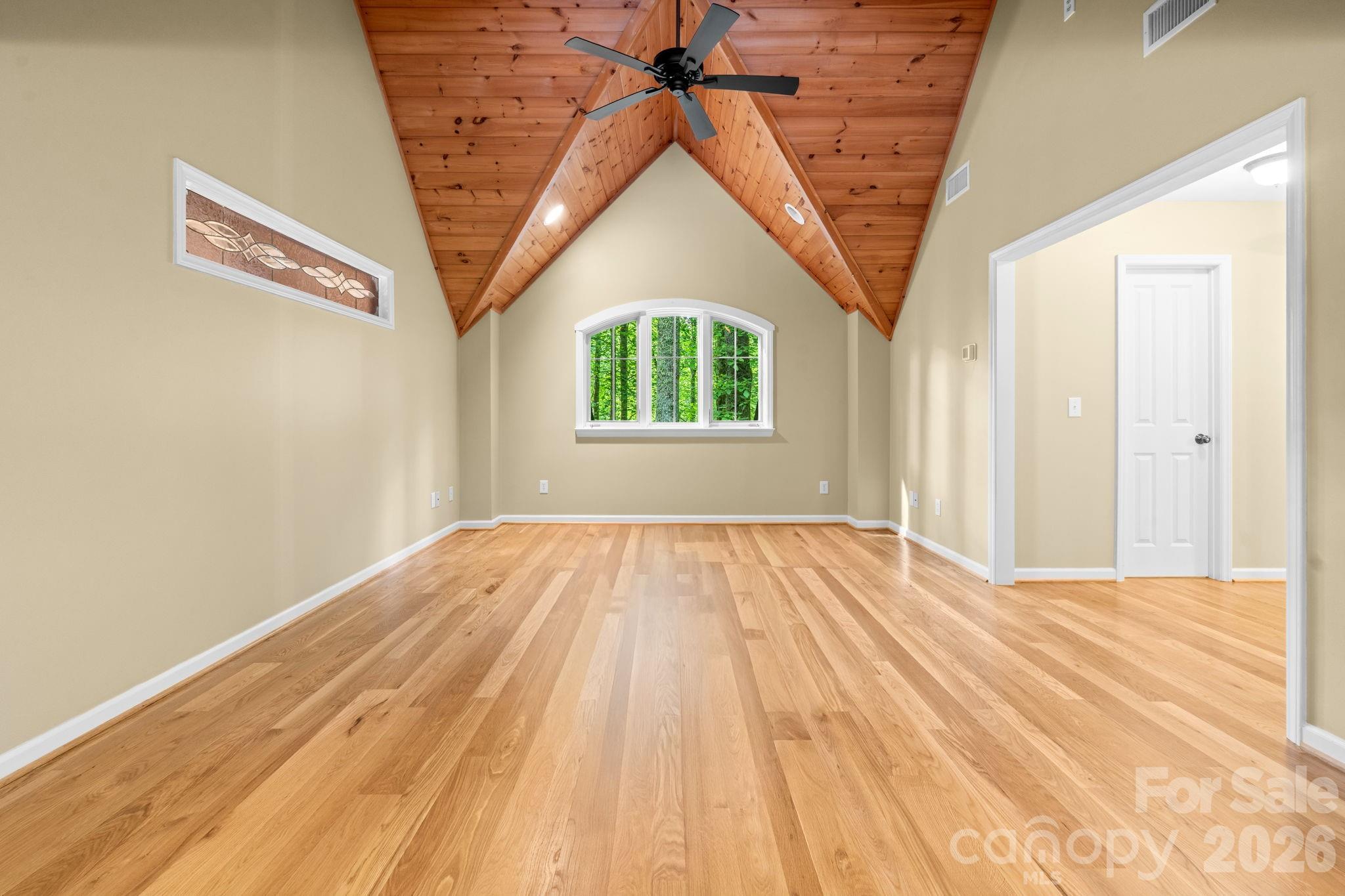 373 The Settlement Road — Boone