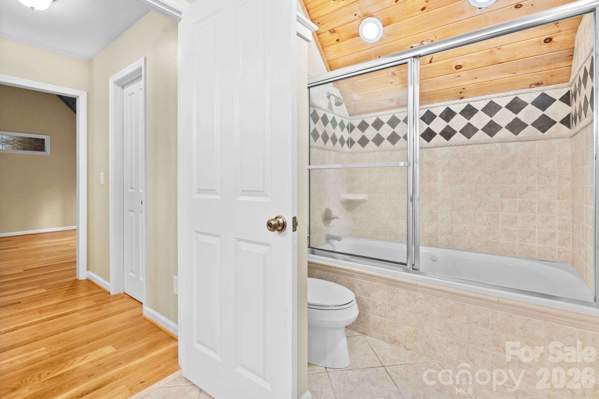 373 The Settlement Road — Boone