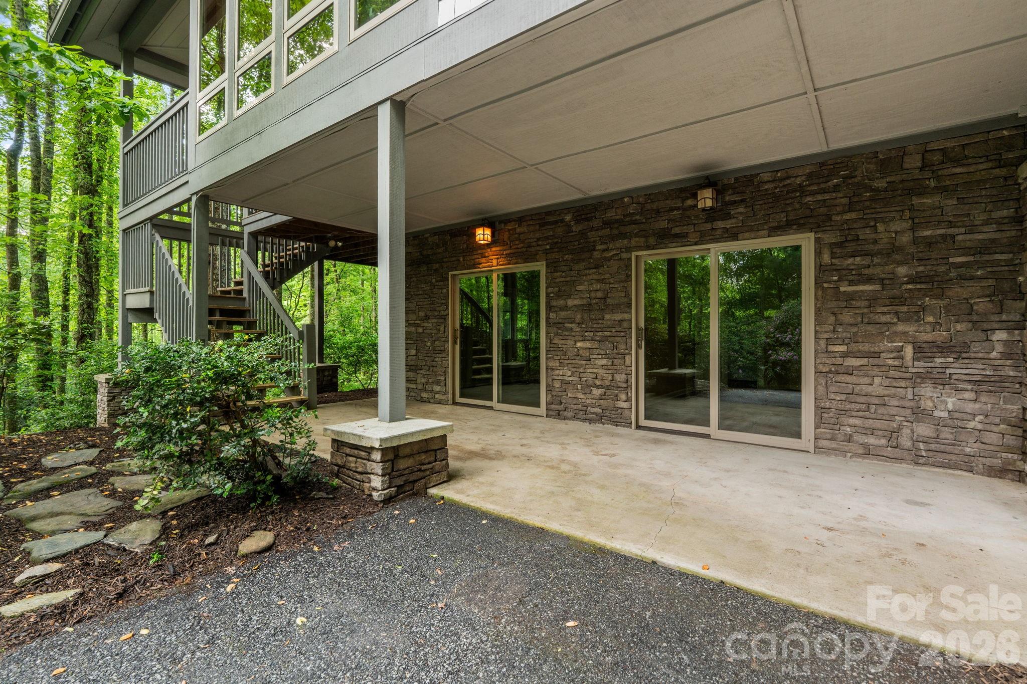 373 The Settlement Road — Boone