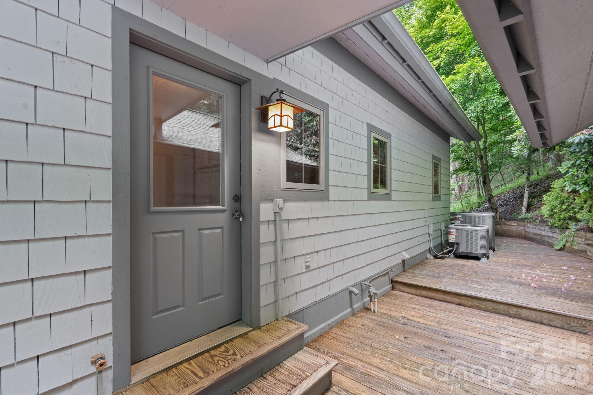 373 The Settlement Road — Boone
