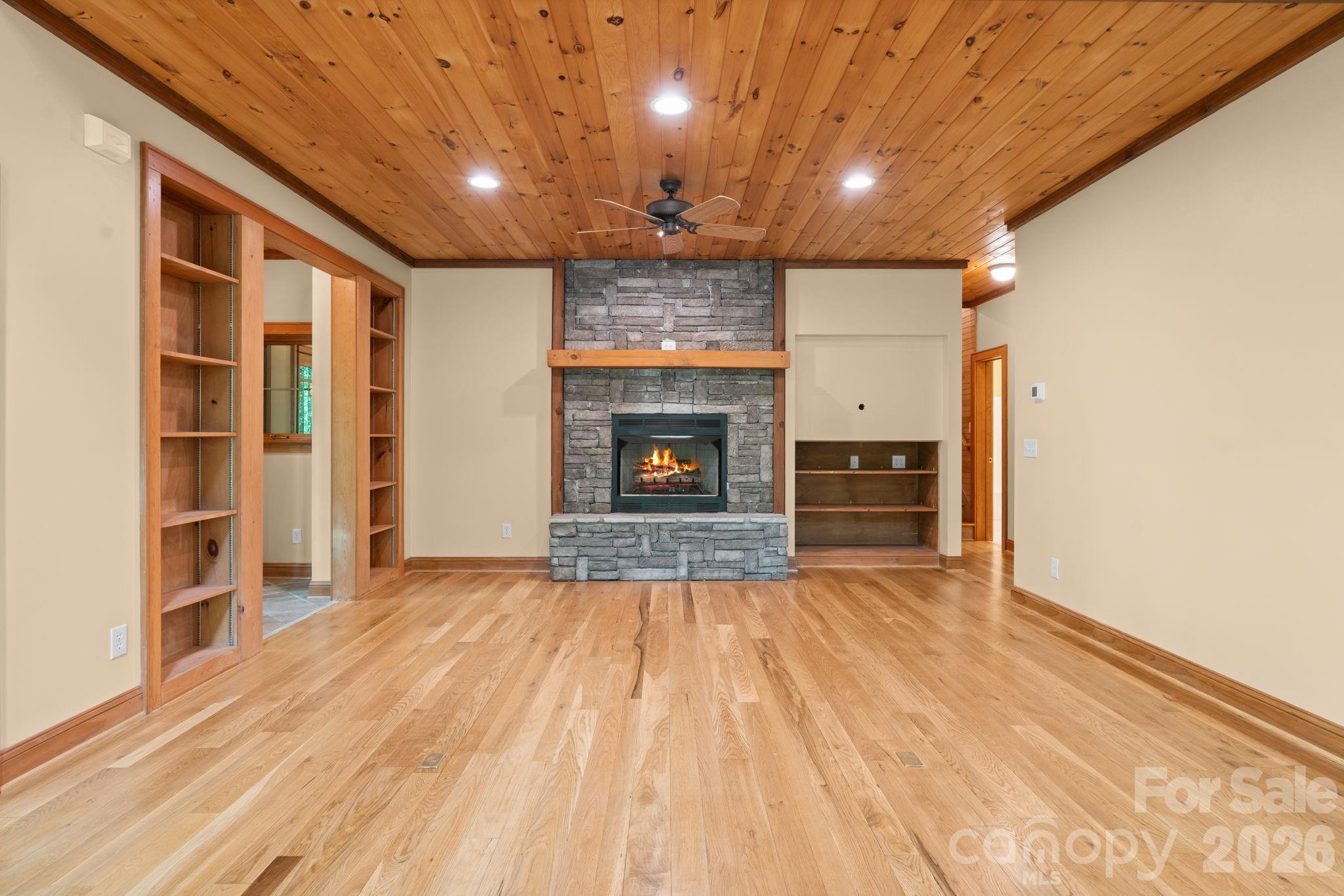 373 The Settlement Road — Boone